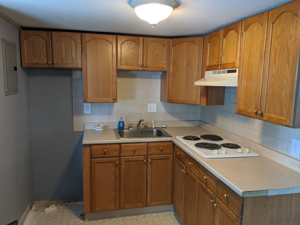 Woburn, Massachusetts, 01801, United States, 4 Bedrooms Bedrooms, ,2 BathroomsBathrooms,Residential,For Sale,1921739