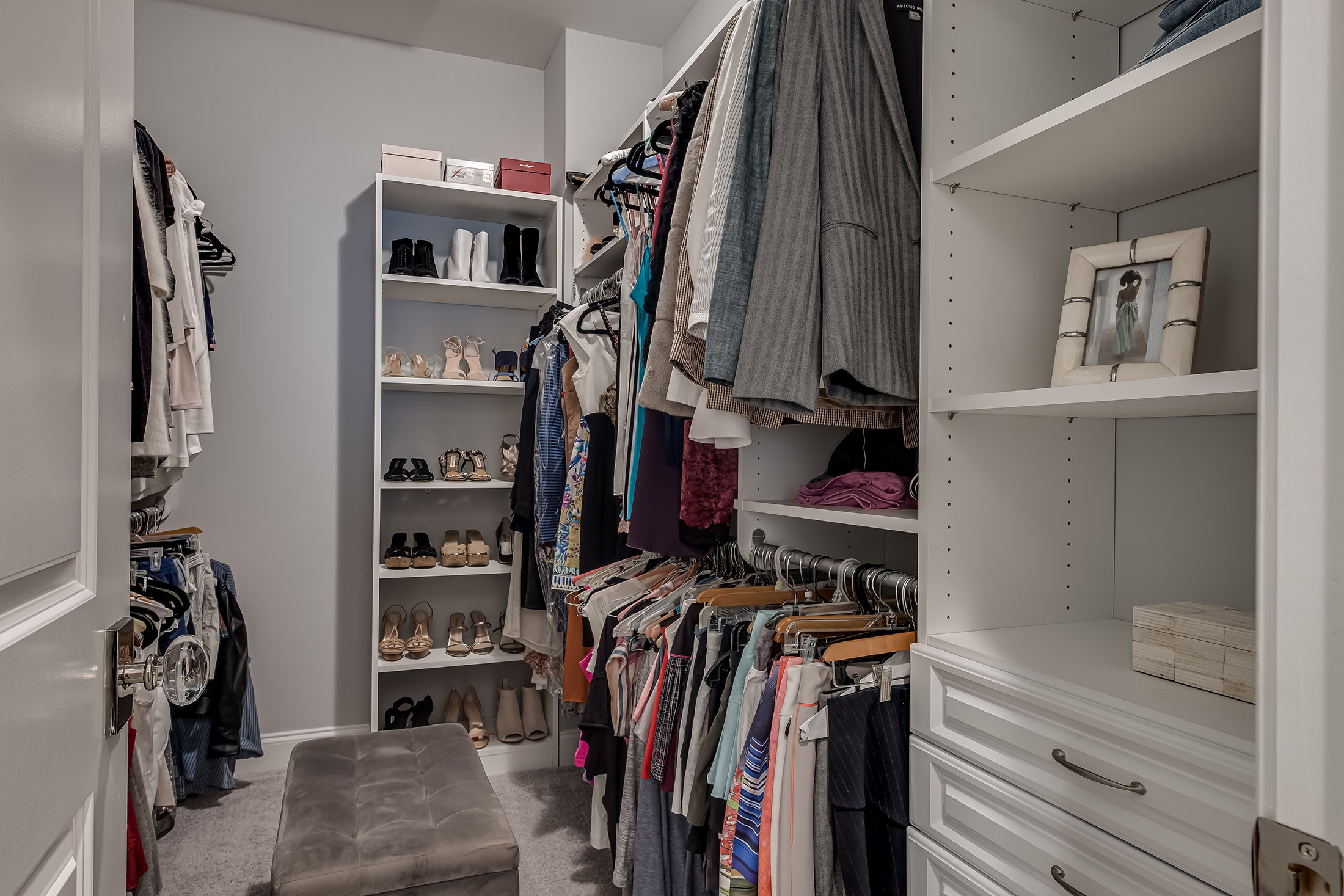  Sophisticated, Impeccably Maintained and Thoughtfully Upgraded Townhome - 物件實景