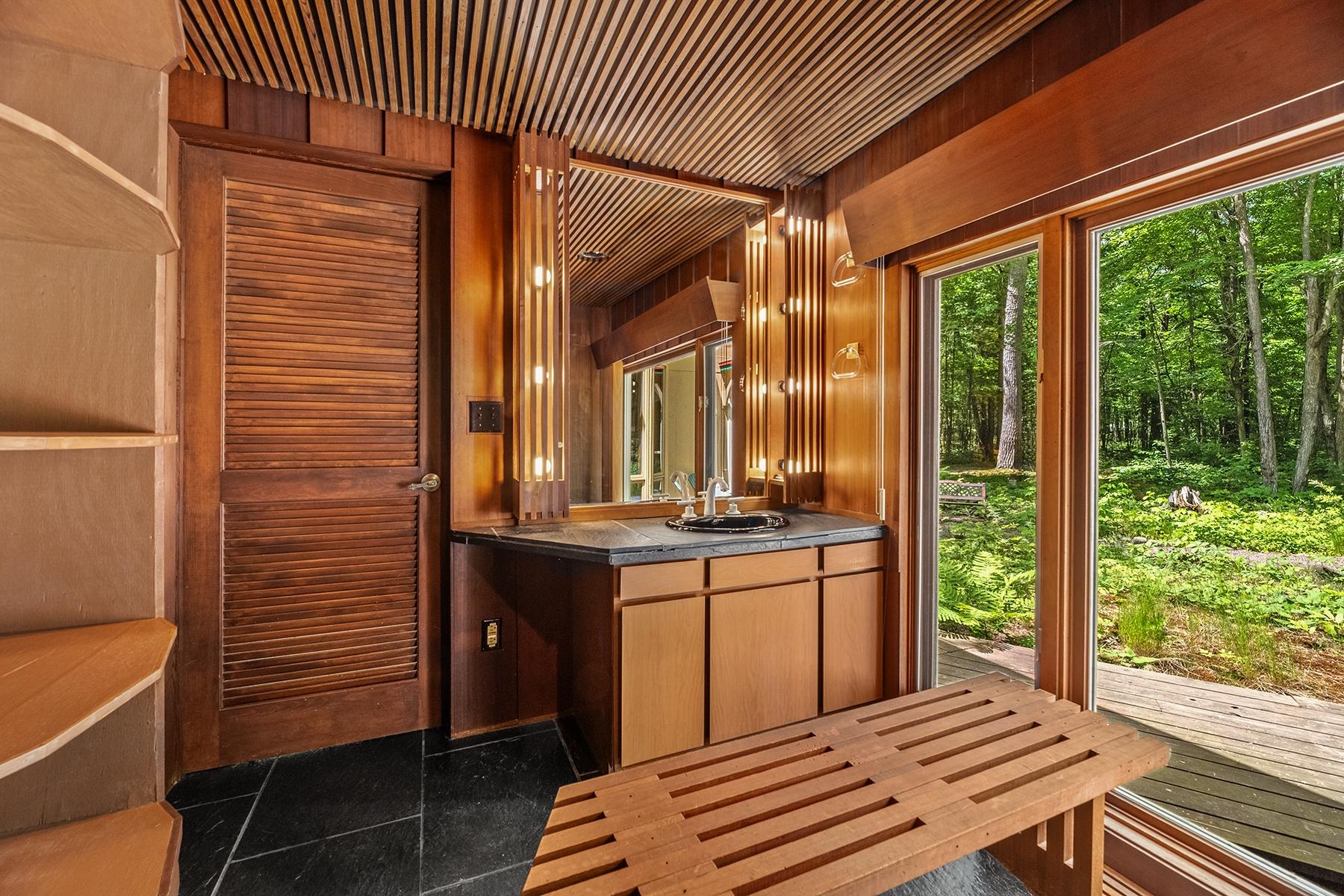 Manitowish Waters, Wisconsin, 54545, United States, 4 Bedrooms Bedrooms, ,3 BathroomsBathrooms,Residential,For Sale,1974750