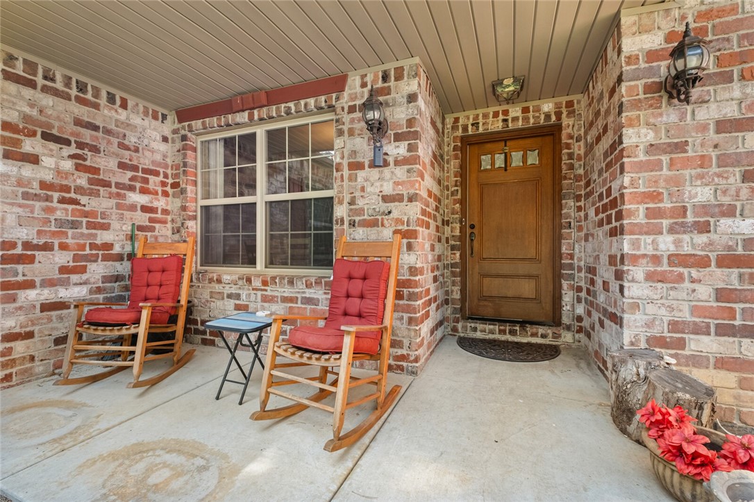 Bella Vista, Arkansas, 72714, United States, 4 Bedrooms Bedrooms, ,3 BathroomsBathrooms,Residential,For Sale,1949126