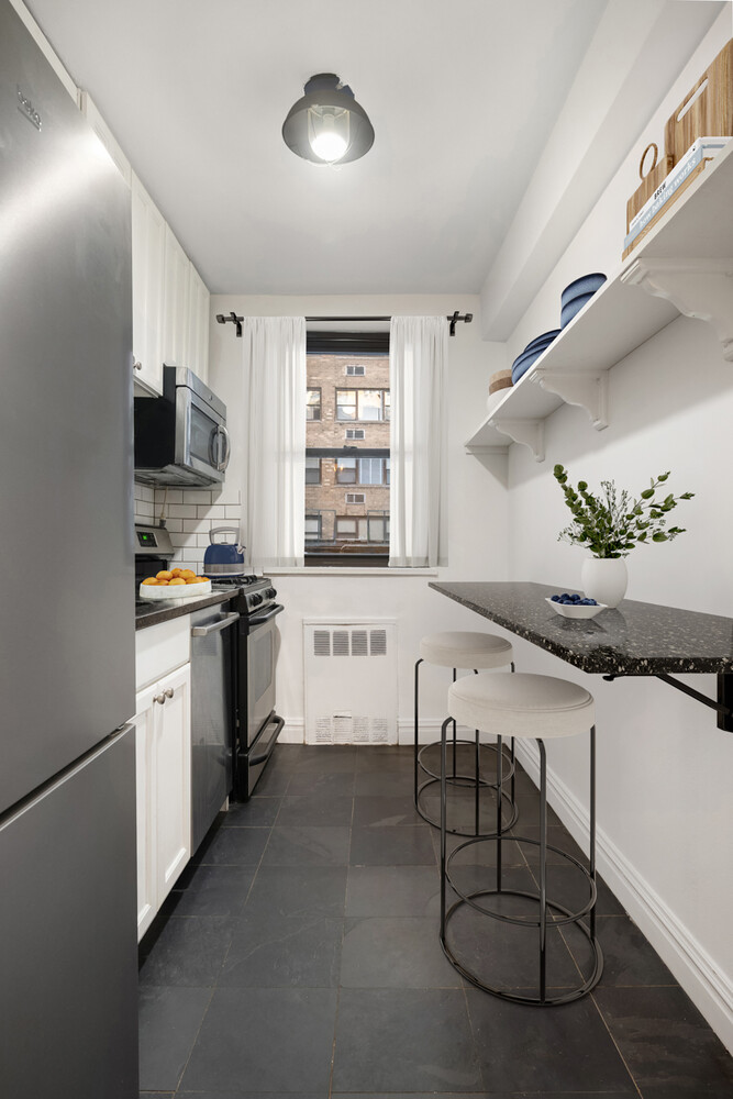 New York City, New York, 10021, United States, 1 Bedroom Bedrooms, ,1 BathroomBathrooms,Residential,For Sale,1965156