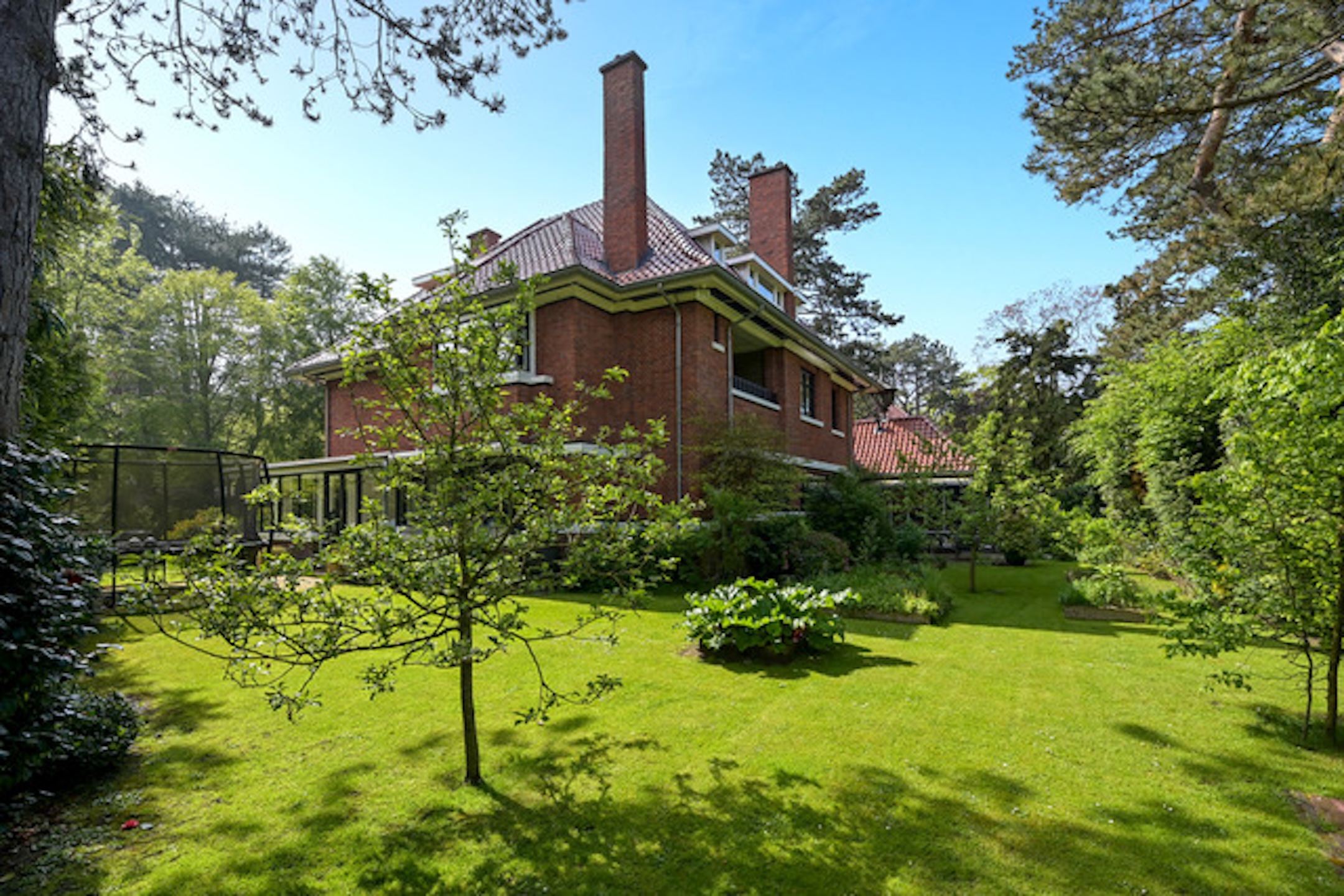  Spacious, turn-key family villa with swimming pool and guest accommodation - 物件實景