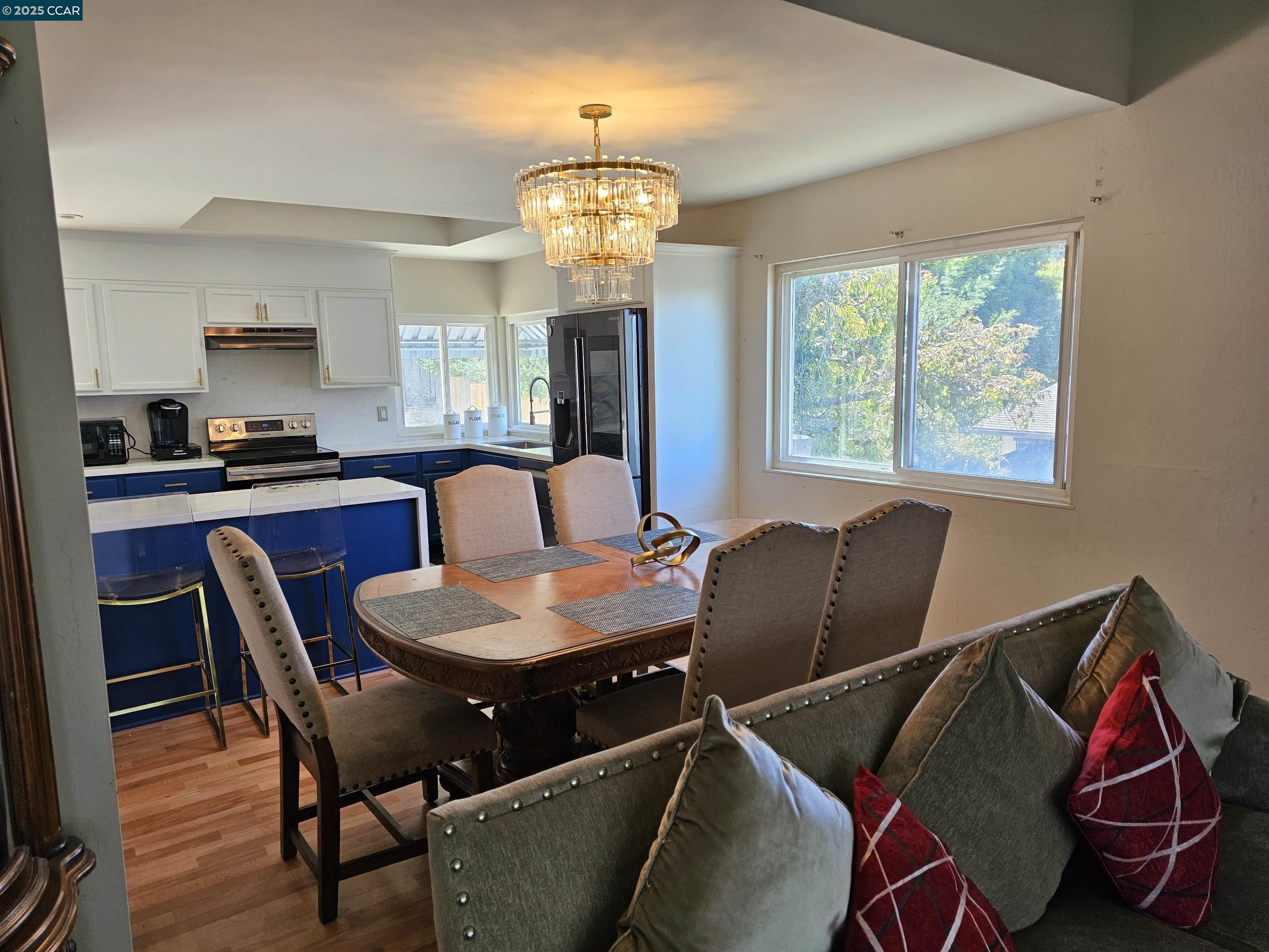 Pinole, California, 94564, United States, 3 Bedrooms Bedrooms, ,2 BathroomsBathrooms,Residential,For Sale,1877379