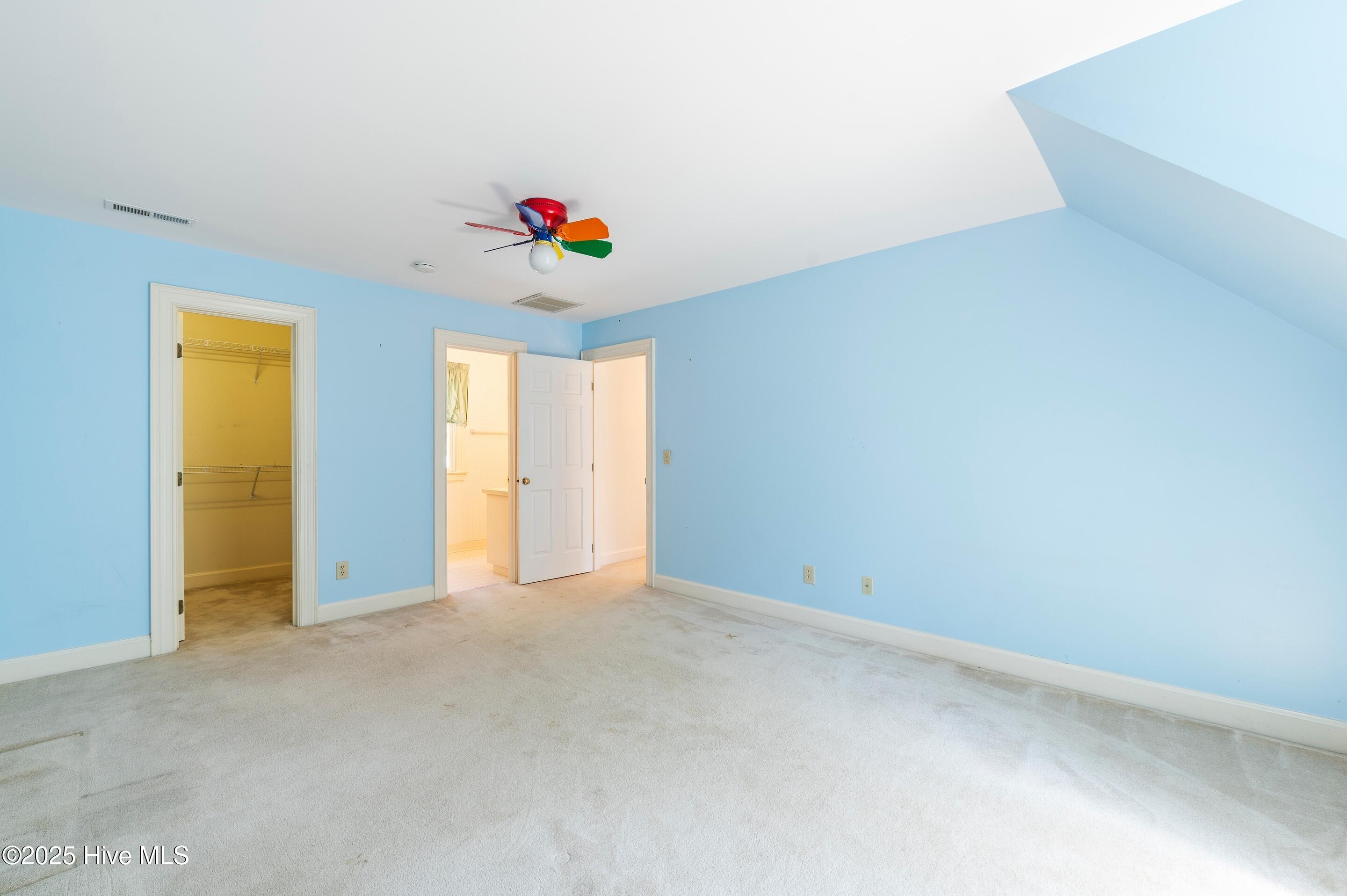 Wilmington, North Carolina, 28409, United States, 3 Bedrooms Bedrooms, ,4 BathroomsBathrooms,Residential,For Sale,1942177