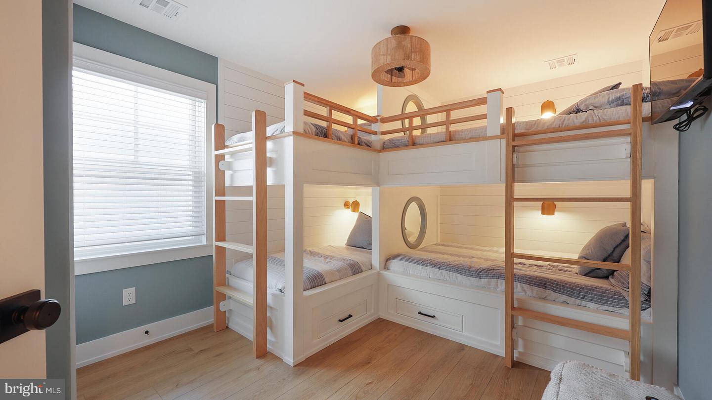 Beach Haven, New Jersey, 08008, United States, 5 Bedrooms Bedrooms, ,4 BathroomsBathrooms,Residential,For Sale,1995746