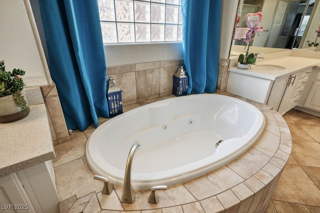 Henderson, Nevada, 89044, United States, 5 Bedrooms Bedrooms, ,5 BathroomsBathrooms,Residential,For Sale,2003253