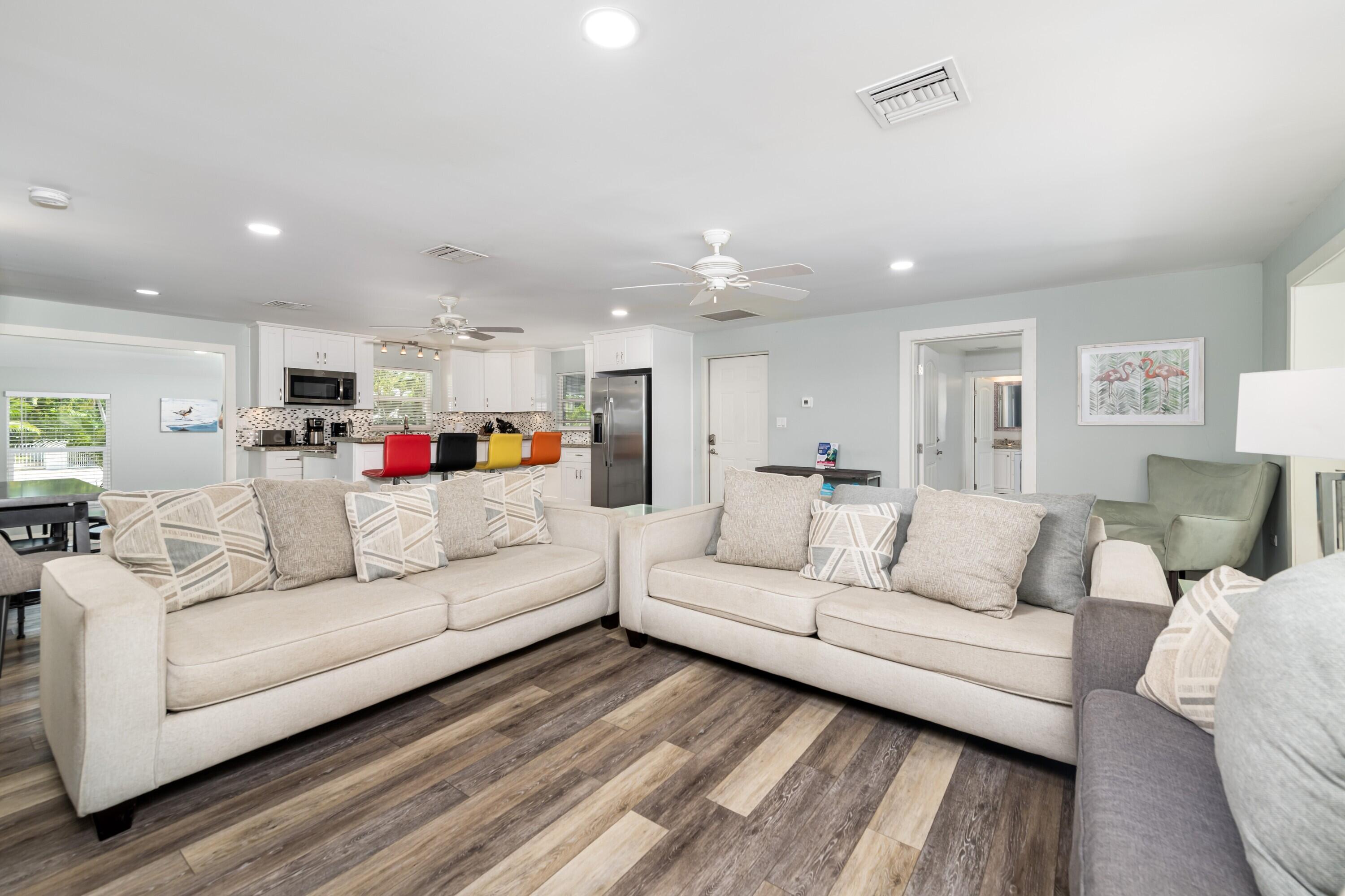 MARATHON, Florida, 33050, United States, 5 Bedrooms Bedrooms, ,4 BathroomsBathrooms,Residential,For Sale,1837177