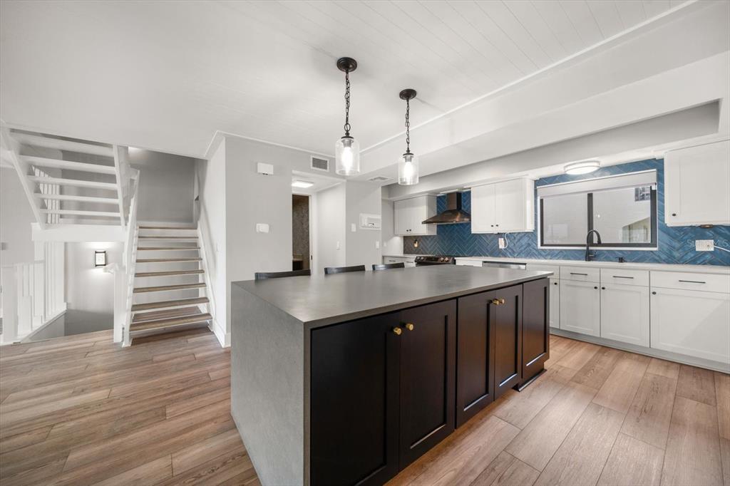 Clearwater Beach, Florida, 33767, United States, 3 Bedrooms Bedrooms, ,3 BathroomsBathrooms,Residential,For Sale,1918652
