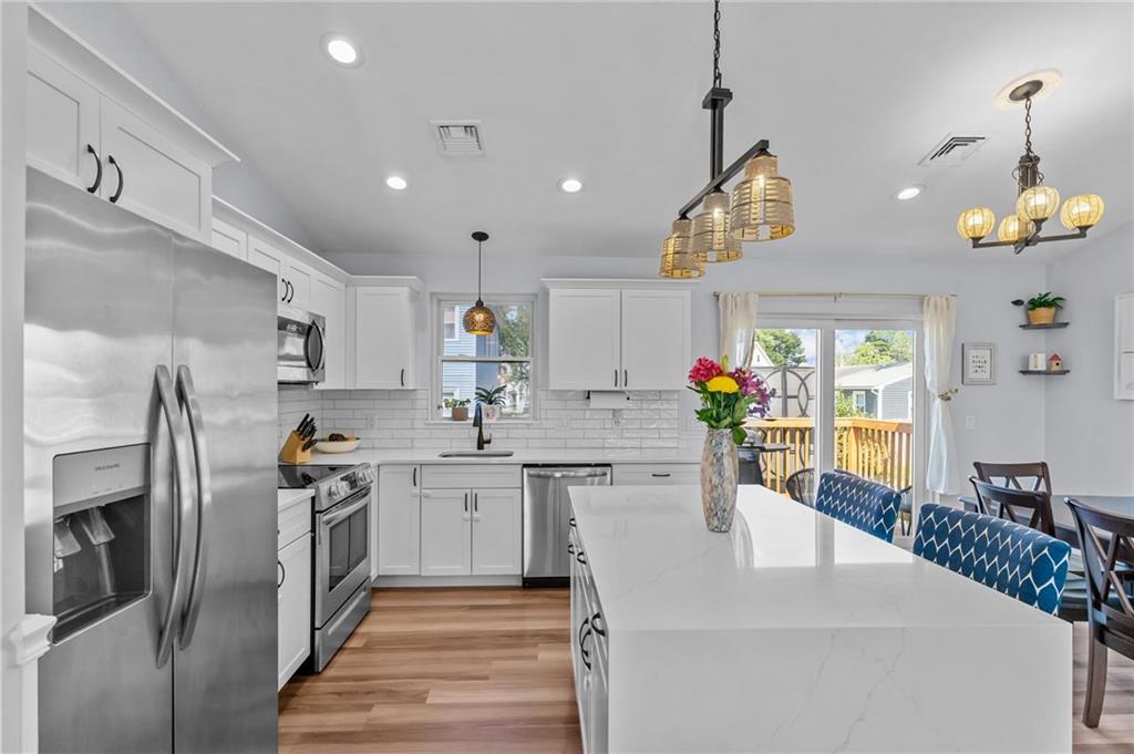 Cranston, Rhode Island, 02910, United States, 3 Bedrooms Bedrooms, ,3 BathroomsBathrooms,Residential,For Sale,1915562
