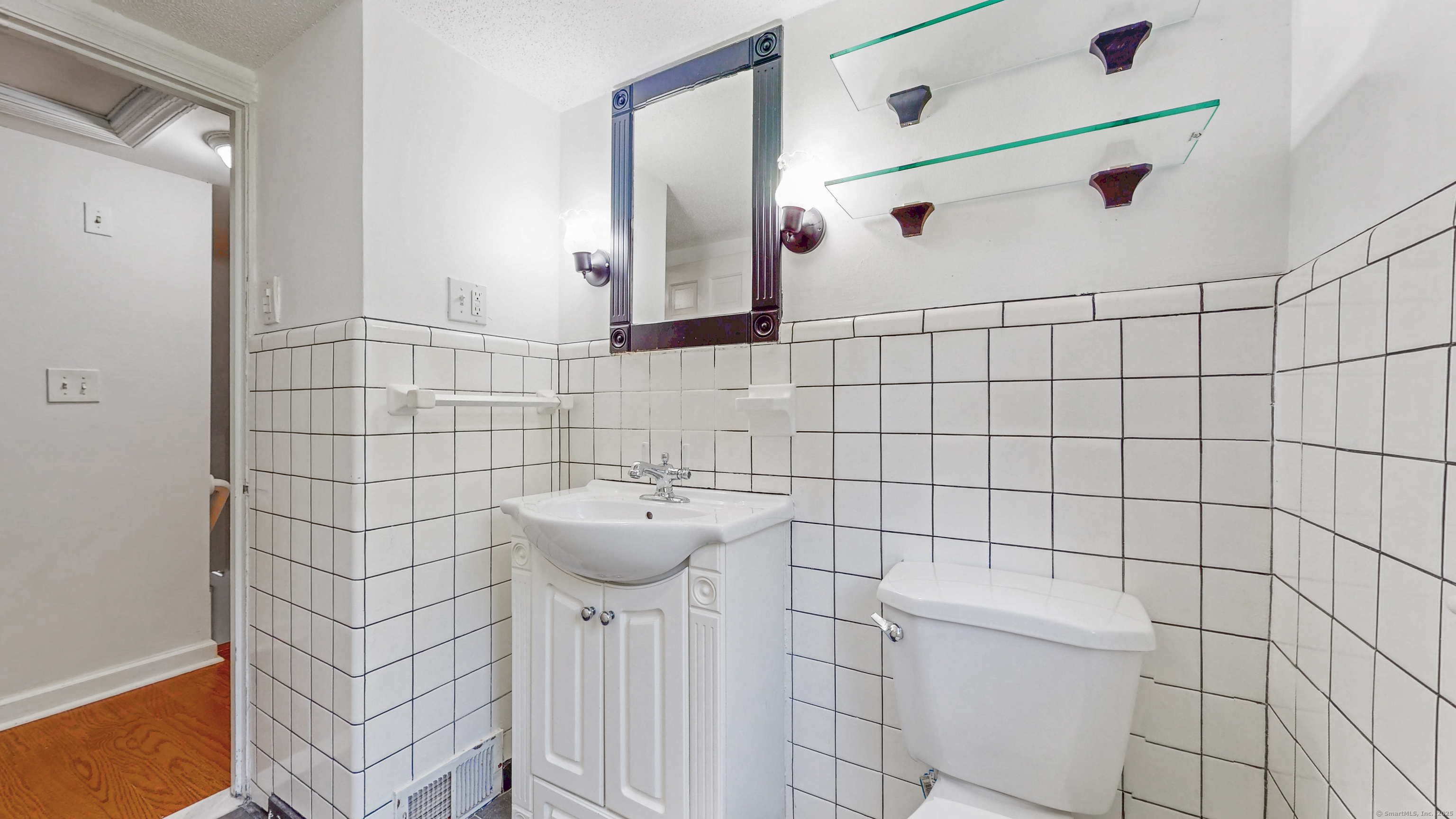 West Hartford, Connecticut, 06107, United States, 5 Bedrooms Bedrooms, ,3 BathroomsBathrooms,Residential,For Sale,1876446