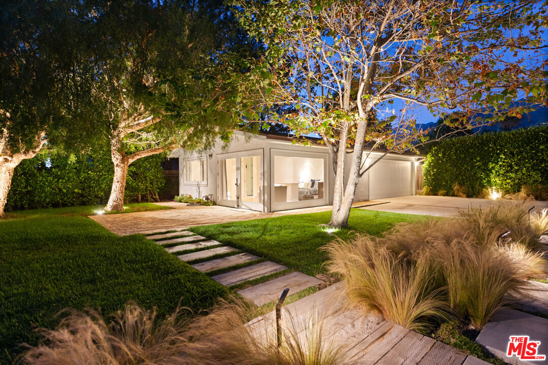 Malibu, California, 90265, United States, 4 Bedrooms Bedrooms, ,4 BathroomsBathrooms,Residential,For Sale,1970476