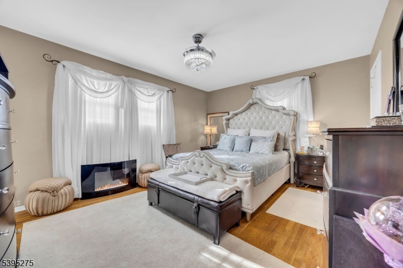 Franklin Twp., New Jersey, 08873, United States, 4 Bedrooms Bedrooms, ,3 BathroomsBathrooms,Residential,For Sale,1988990