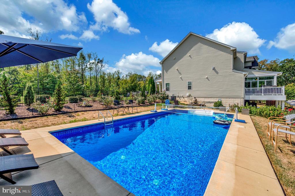 Fredericksburg, Virginia, 22406, United States, 5 Bedrooms Bedrooms, ,6 BathroomsBathrooms,Residential,For Sale,1981857