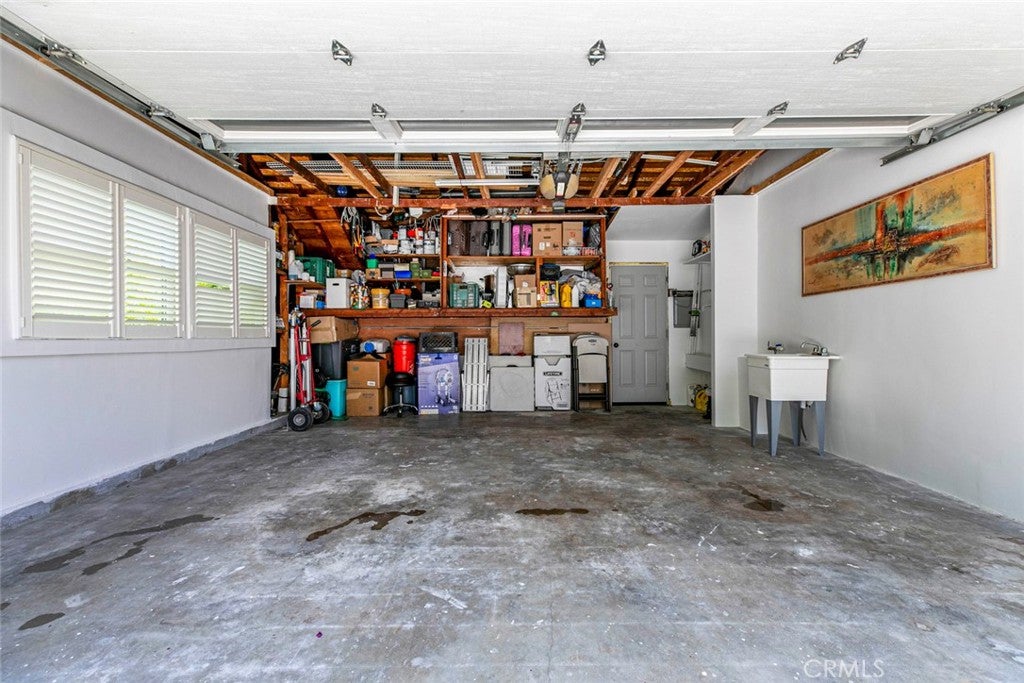 Van Nuys, California, 91406, United States, 3 Bedrooms Bedrooms, ,2 BathroomsBathrooms,Residential,For Sale,1940883