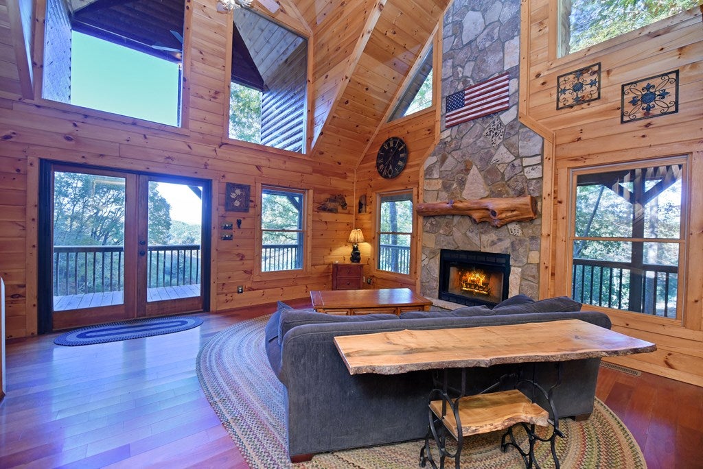 Suches, Georgia, 30572, United States, 3 Bedrooms Bedrooms, ,3 BathroomsBathrooms,Residential,For Sale,1877290
