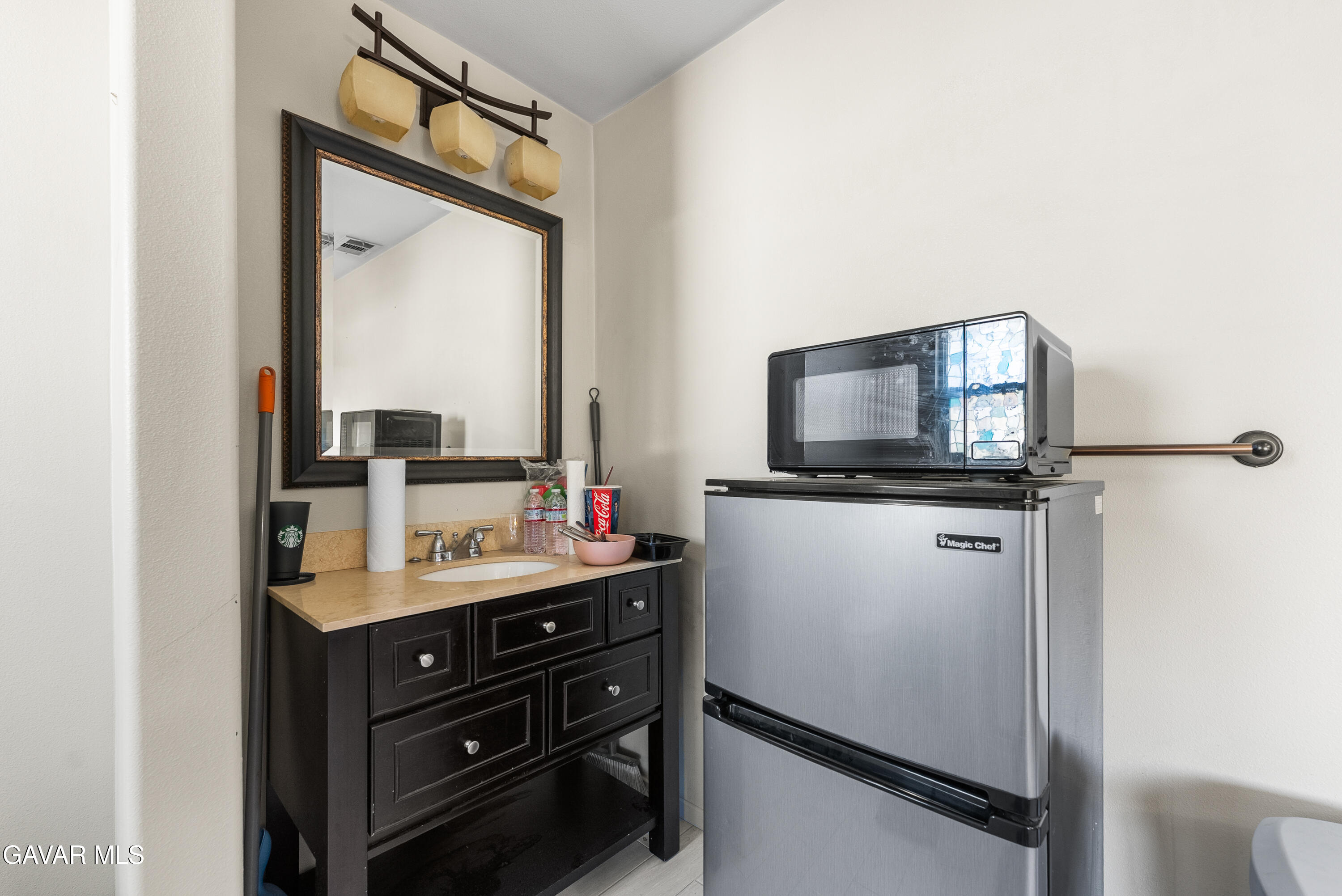 Lancaster, California, 93536, United States, 5 Bedrooms Bedrooms, ,3 BathroomsBathrooms,Residential,For Sale,1996467