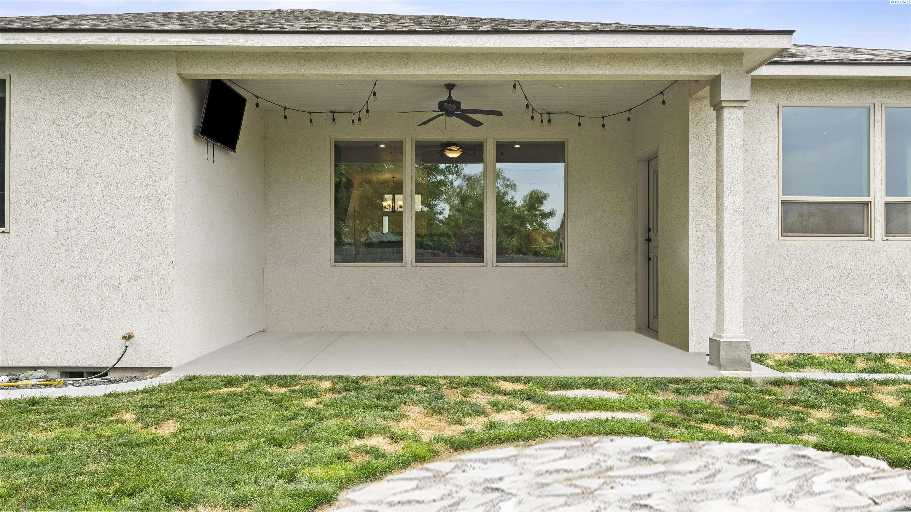 Richland, Washington, 99352, United States, 4 Bedrooms Bedrooms, ,2 BathroomsBathrooms,Residential,For Sale,1906594