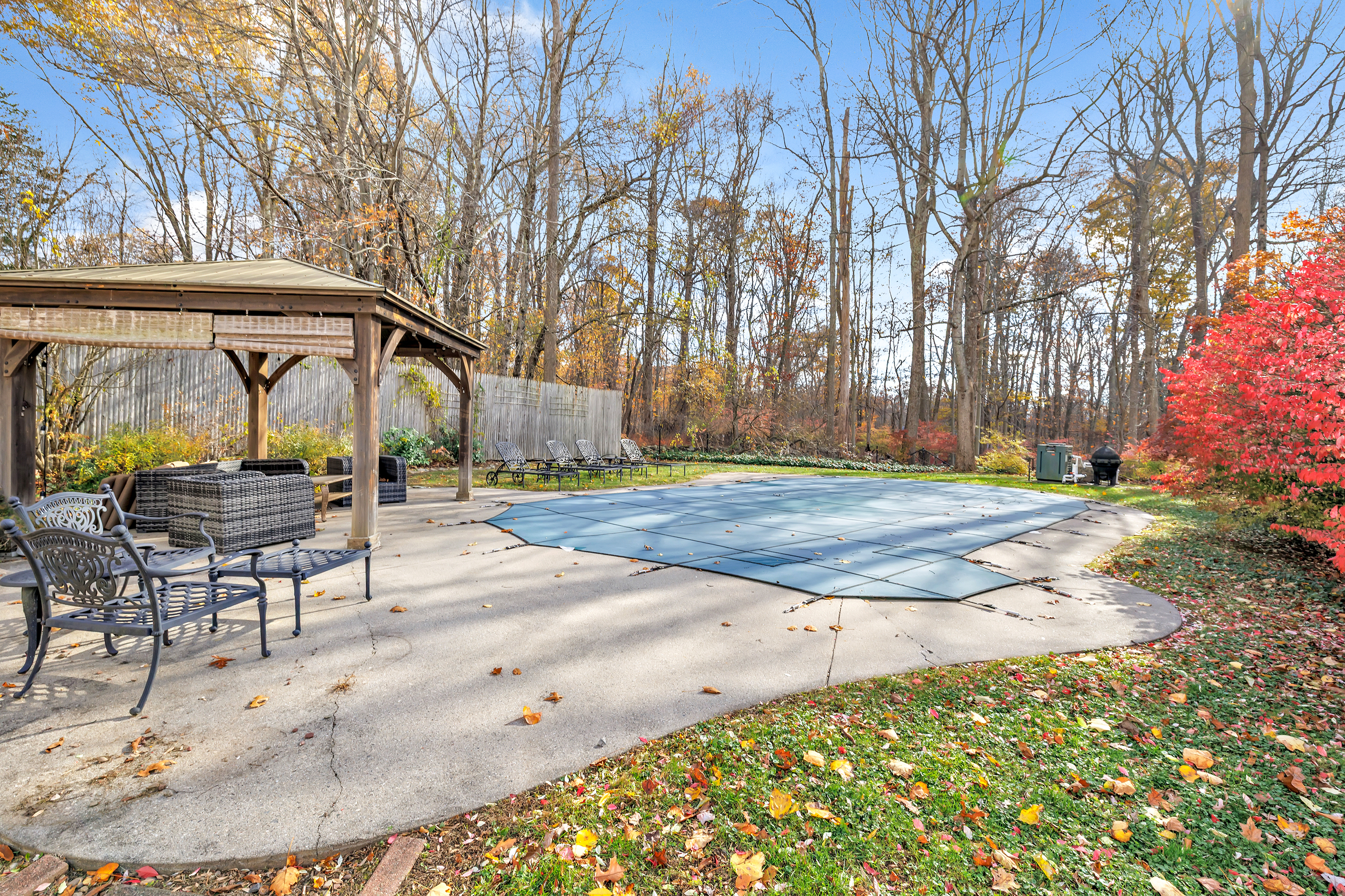 Monroe, Connecticut, 06468, United States, 4 Bedrooms Bedrooms, ,3 BathroomsBathrooms,Residential,For Sale,1989418