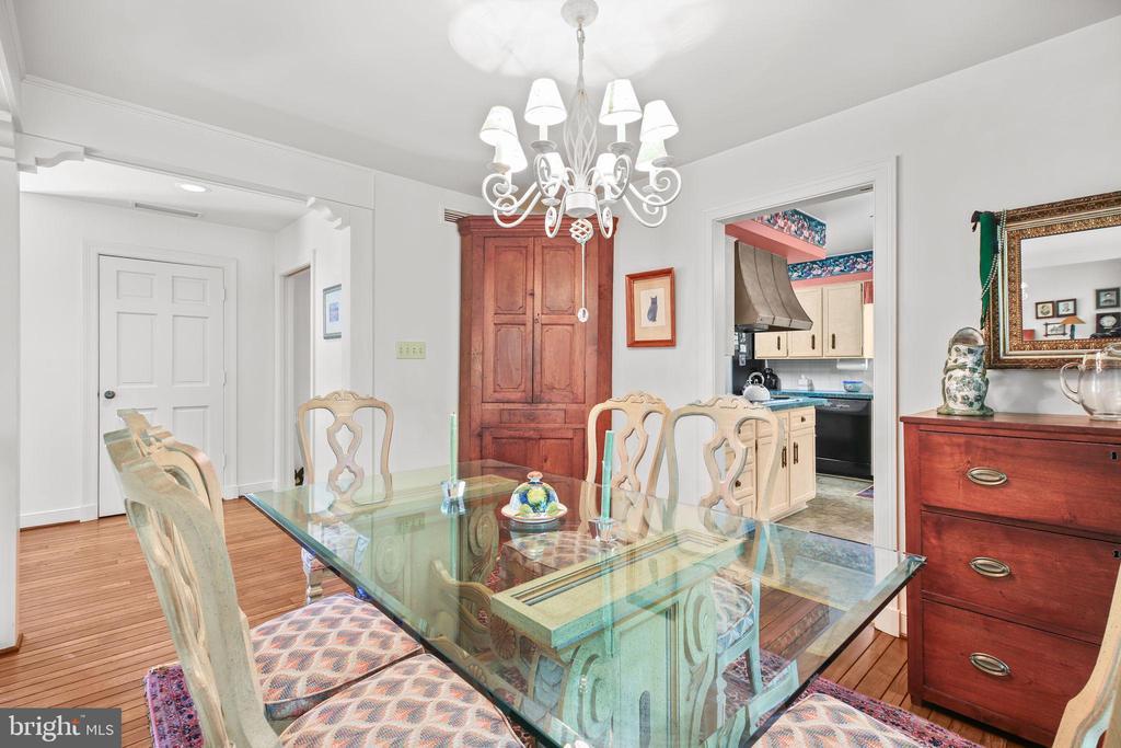 Fredericksburg, Virginia, 22401, United States, 4 Bedrooms Bedrooms, ,4 BathroomsBathrooms,Residential,For Sale,1917232