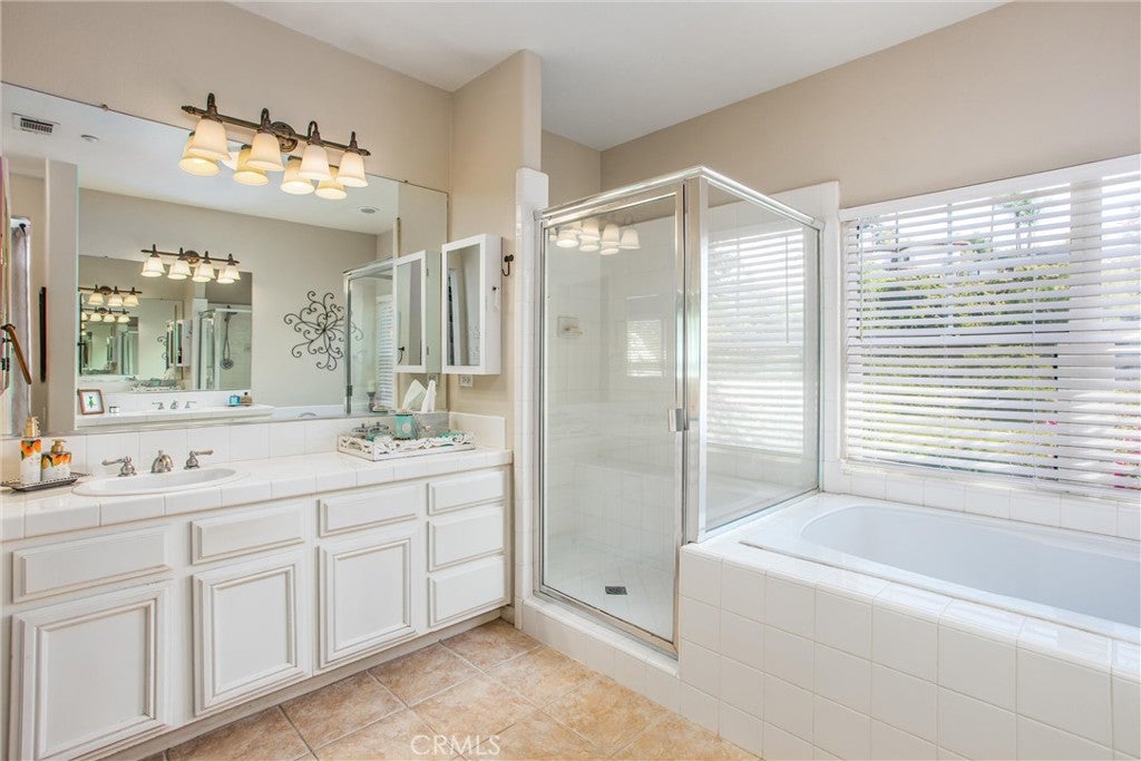 Redlands, California, 92373, United States, 5 Bedrooms Bedrooms, ,4 BathroomsBathrooms,Residential,For Sale,1983103