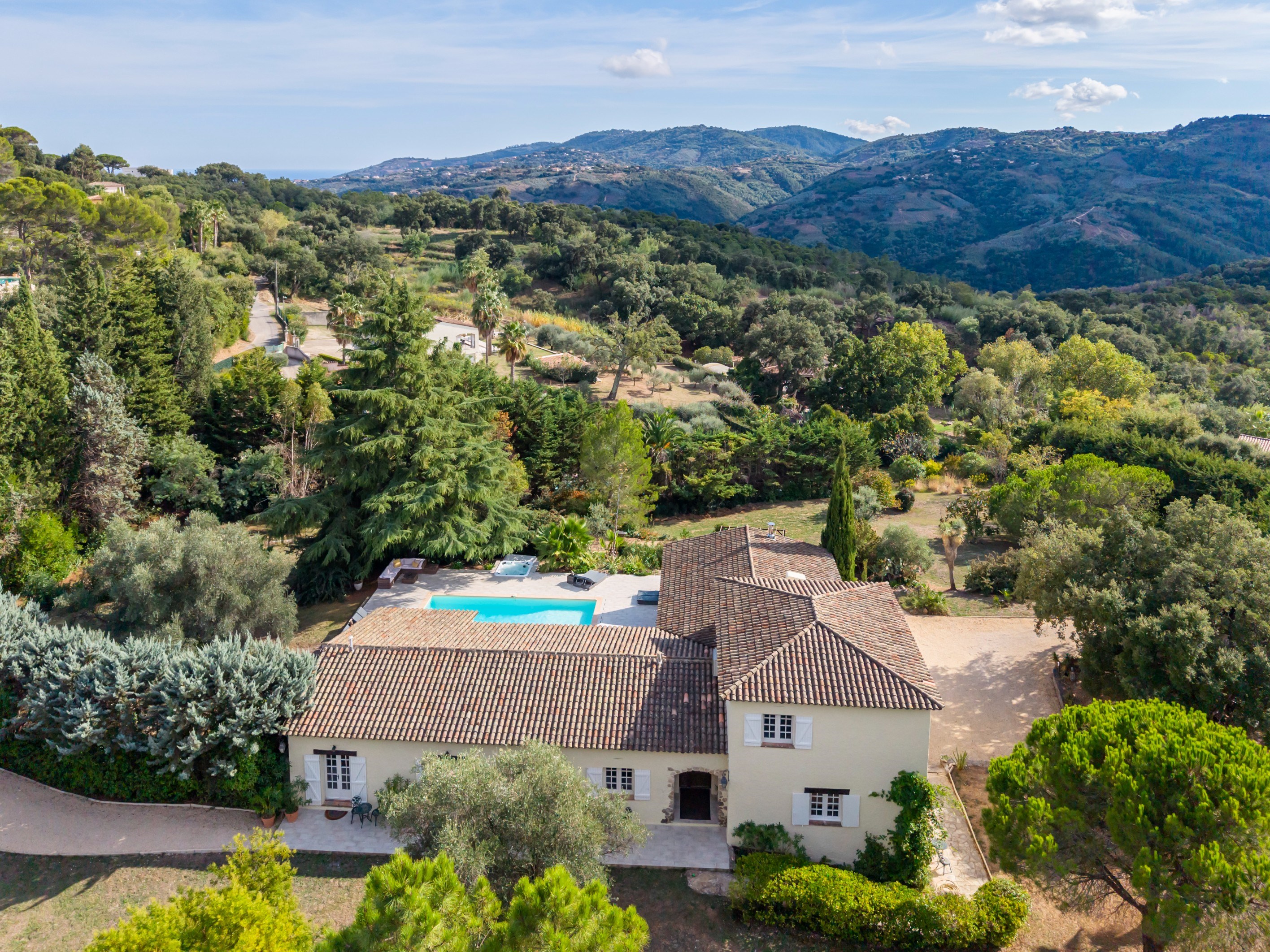  Renovated provençal bastide with panoramic views in Peymeinade - 物件實景