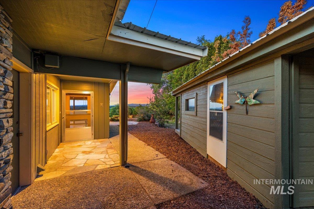 Caldwell, Idaho, 83605, United States, 2 Bedrooms Bedrooms, ,3 BathroomsBathrooms,Residential,For Sale,1979980