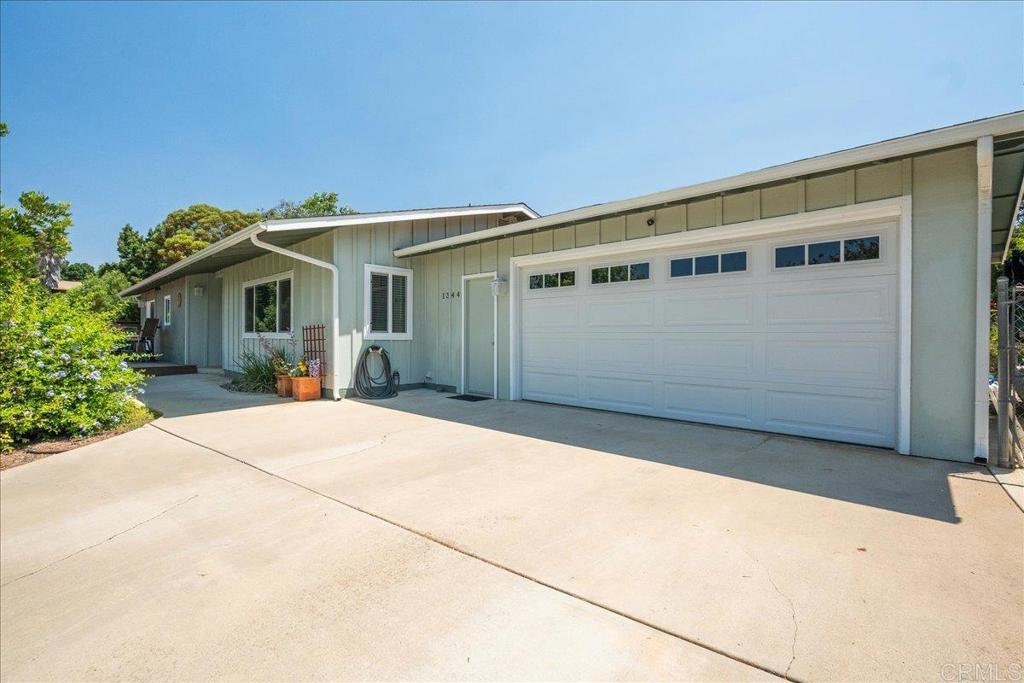 Fallbrook, California, 92028, United States, 3 Bedrooms Bedrooms, ,2 BathroomsBathrooms,Residential,For Sale,1947109