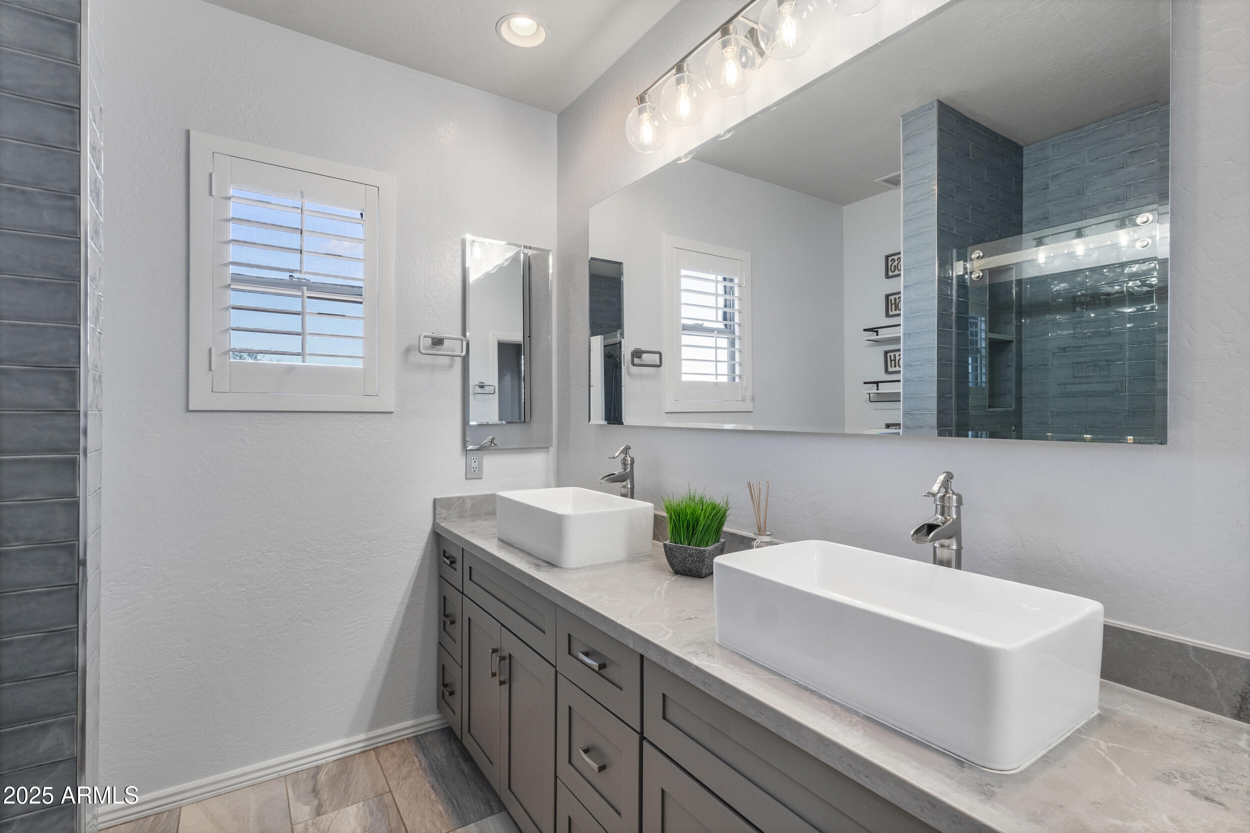 Phoenix, Arizona, 85050, United States, 5 Bedrooms Bedrooms, ,Residential,For Sale,1949706