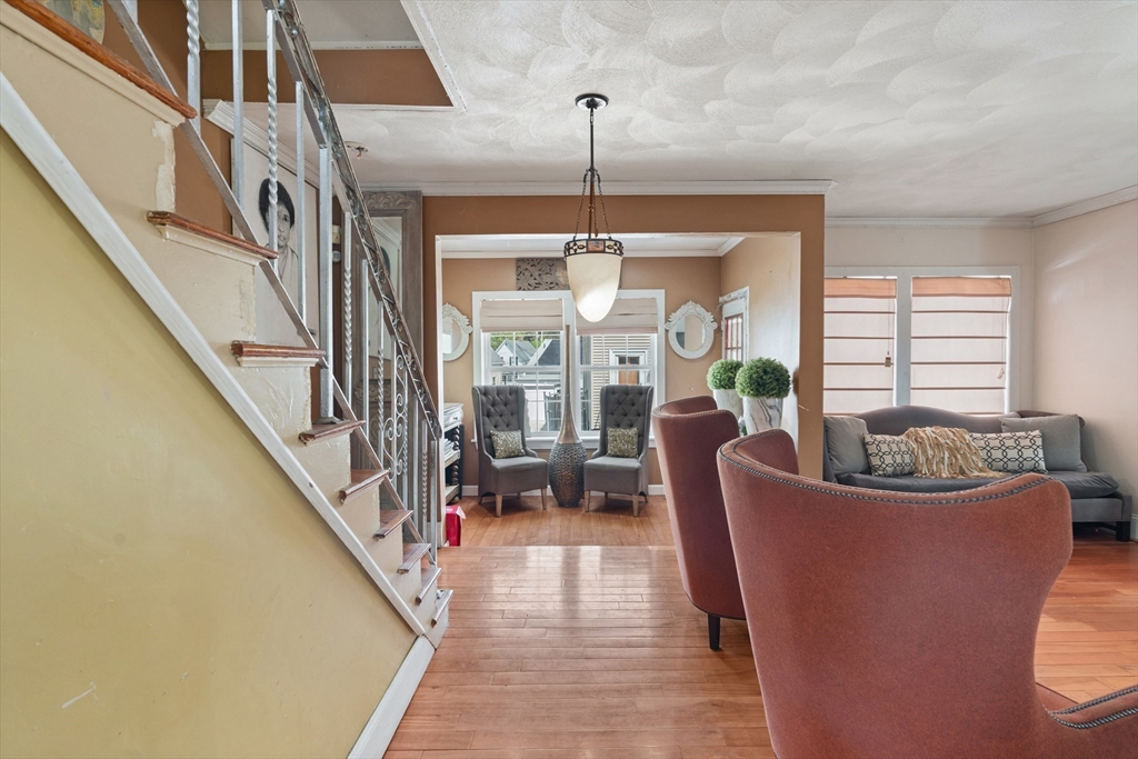 Lynn, Massachusetts, 01905, United States, 3 Bedrooms Bedrooms, ,2 BathroomsBathrooms,Residential,For Sale,1983018