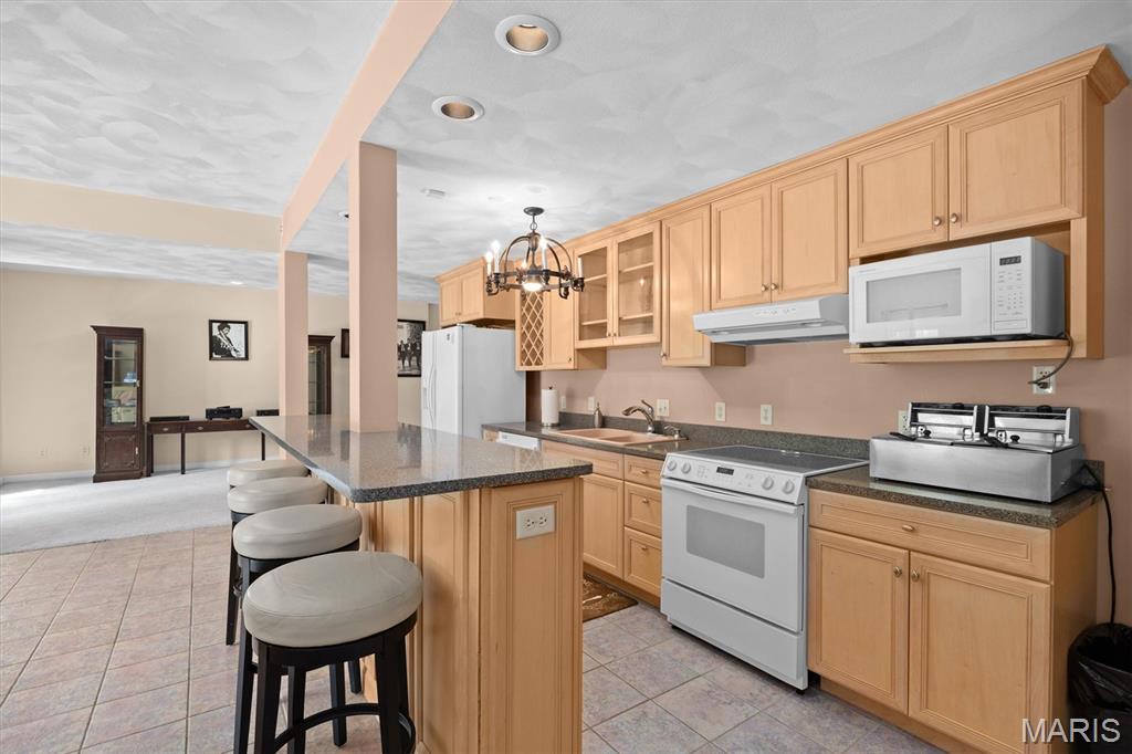 Shiloh, Illinois, 62221, United States, 5 Bedrooms Bedrooms, ,6 BathroomsBathrooms,Residential,For Sale,1890091