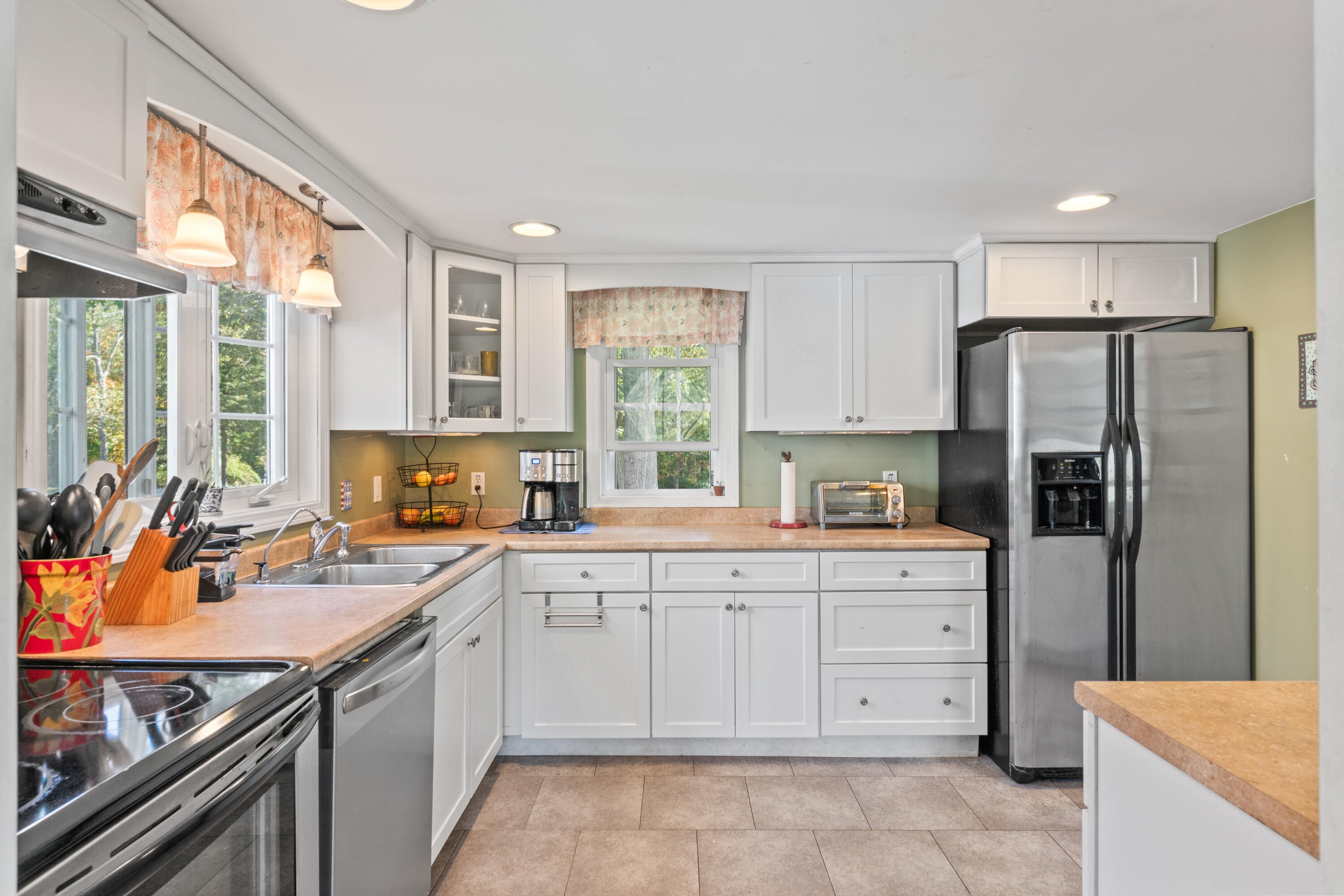 Eliot, Maine, 03903, United States, 4 Bedrooms Bedrooms, ,2 BathroomsBathrooms,Residential,For Sale,1977194