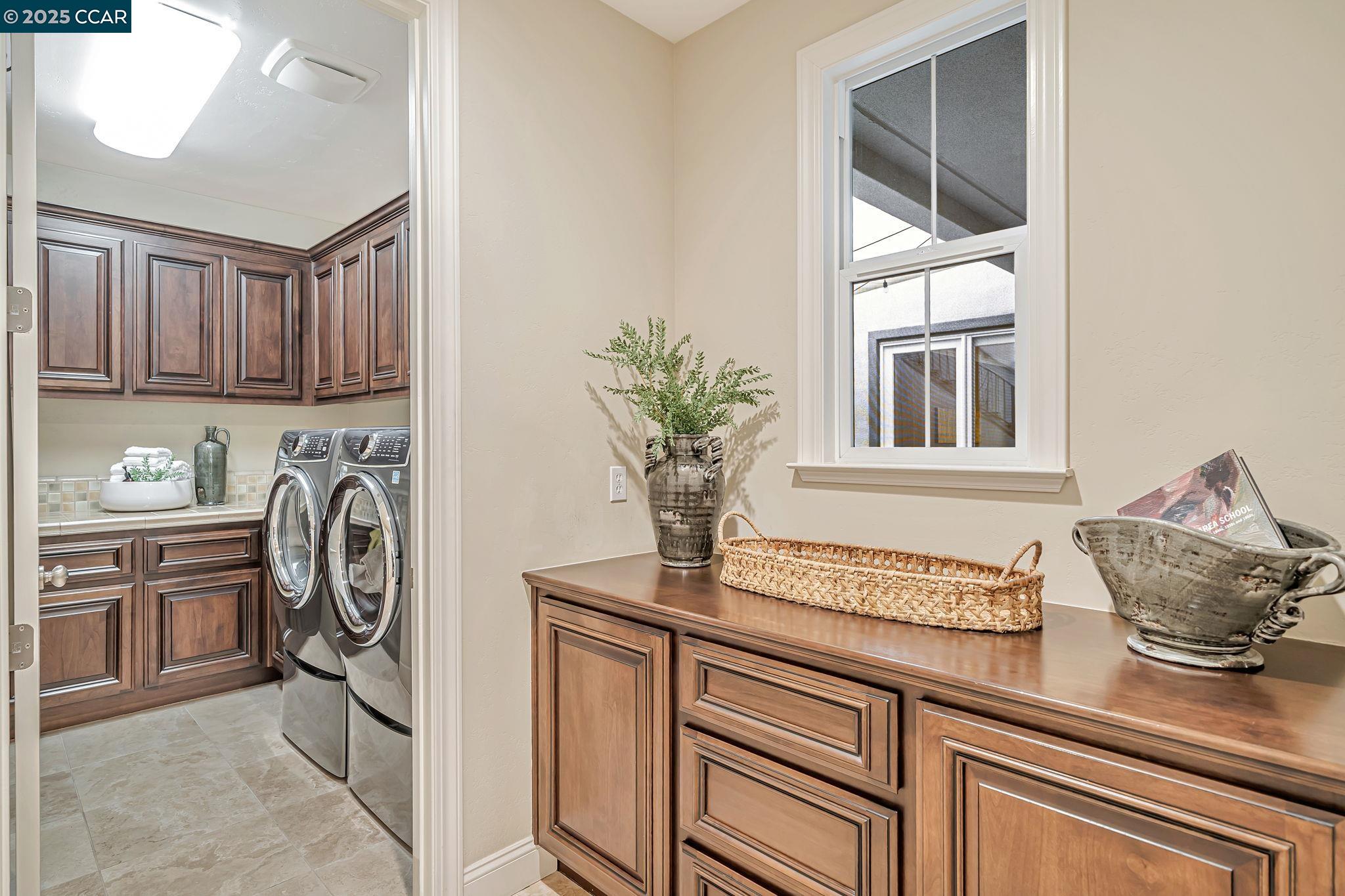 Danville, California, 94526, United States, 6 Bedrooms Bedrooms, ,6 BathroomsBathrooms,Residential,For Sale,1901970