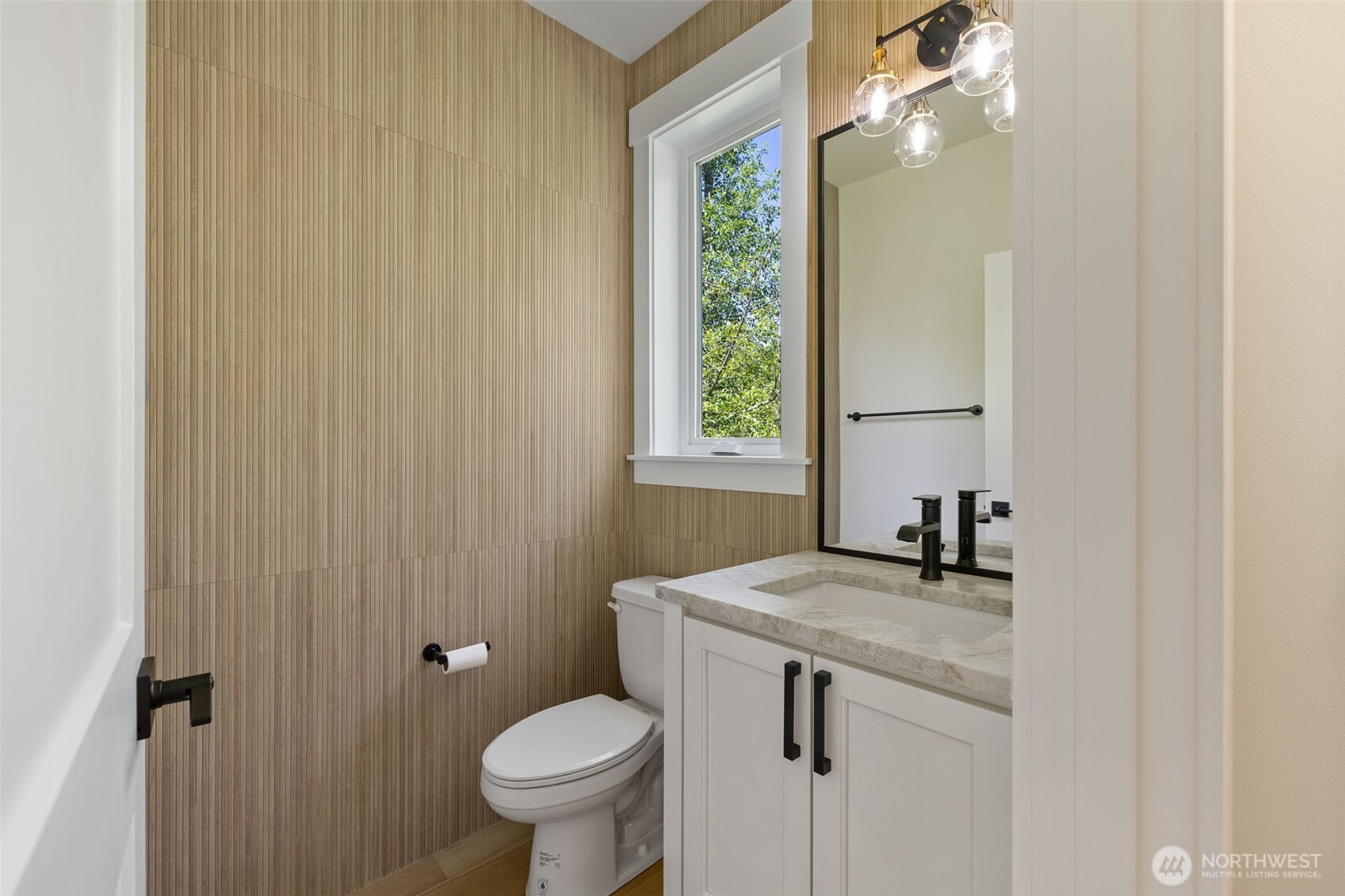 Bellevue, Washington, 98007, United States, 5 Bedrooms Bedrooms, ,4 BathroomsBathrooms,Residential,For Sale,1836661