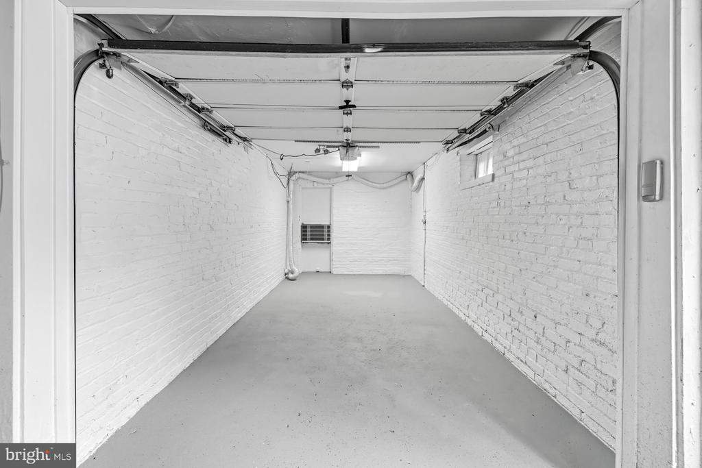 Washington, District of Columbia, 20007, United States, 4 Bedrooms Bedrooms, ,3 BathroomsBathrooms,Residential,For Sale,1975230