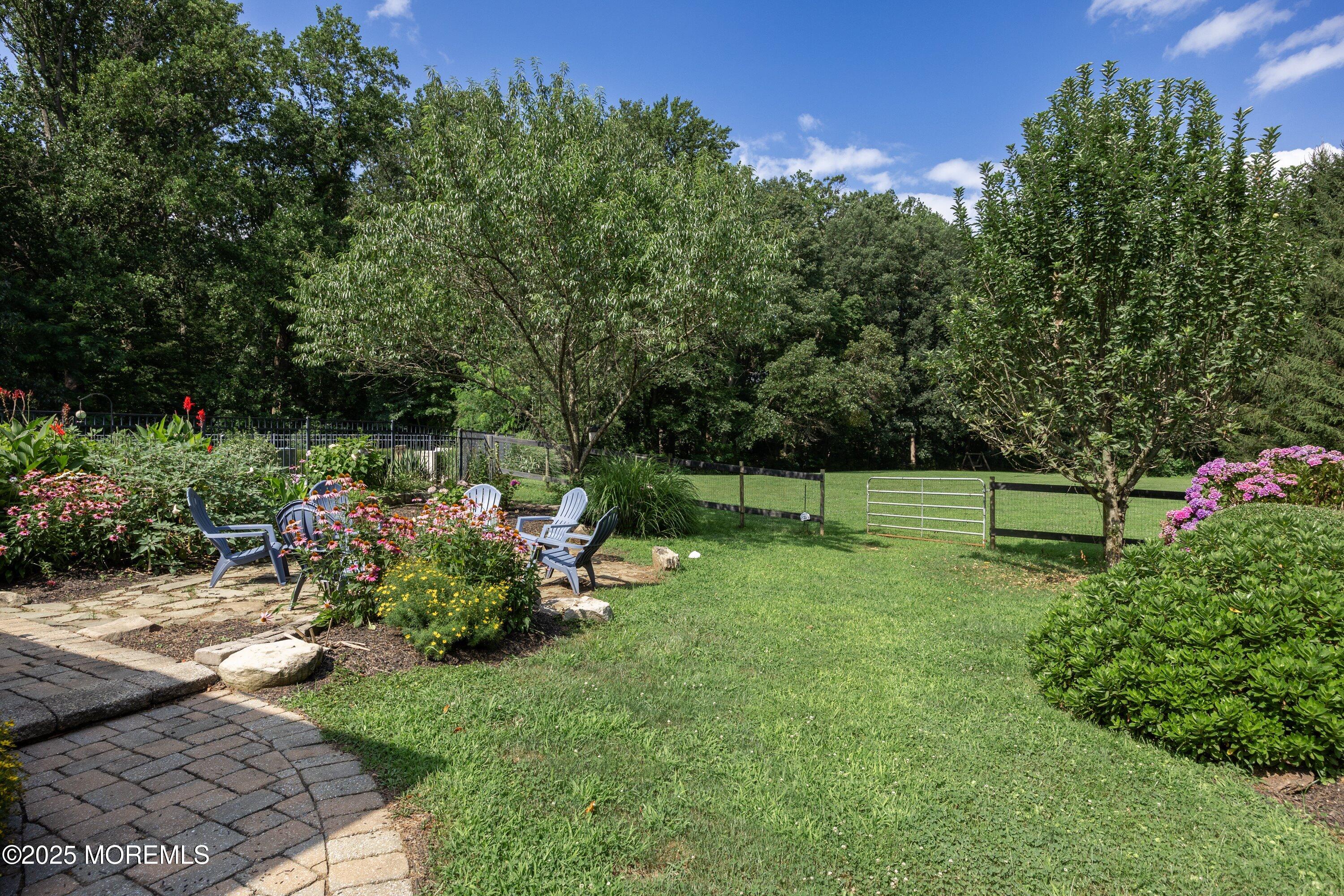 Cream Ridge, New Jersey, 08514, United States, 4 Bedrooms Bedrooms, ,3 BathroomsBathrooms,Residential,For Sale,1904272
