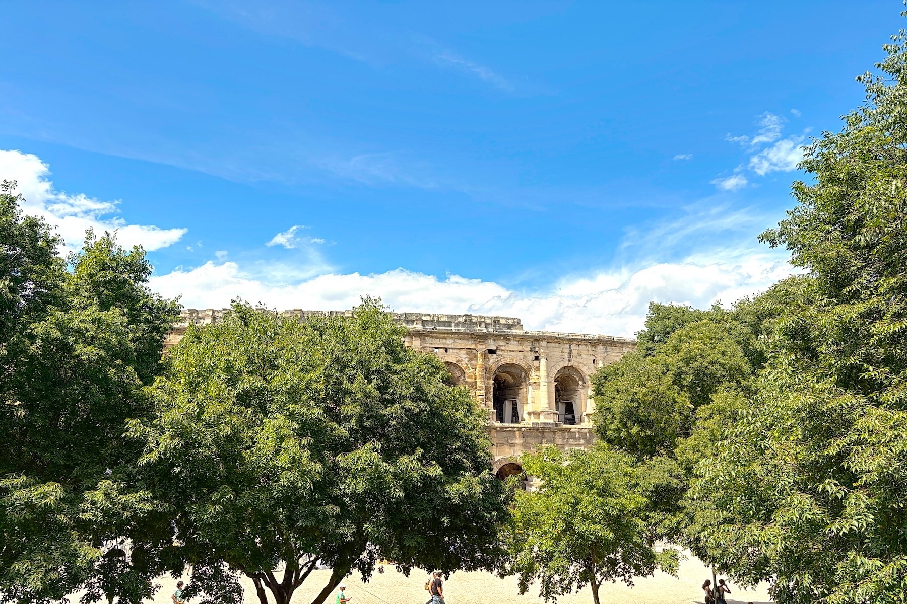  Nimes Exceptional Apartment Facing the Roman Arena in One of Nîmes’ Finest Hist… - 物件實景