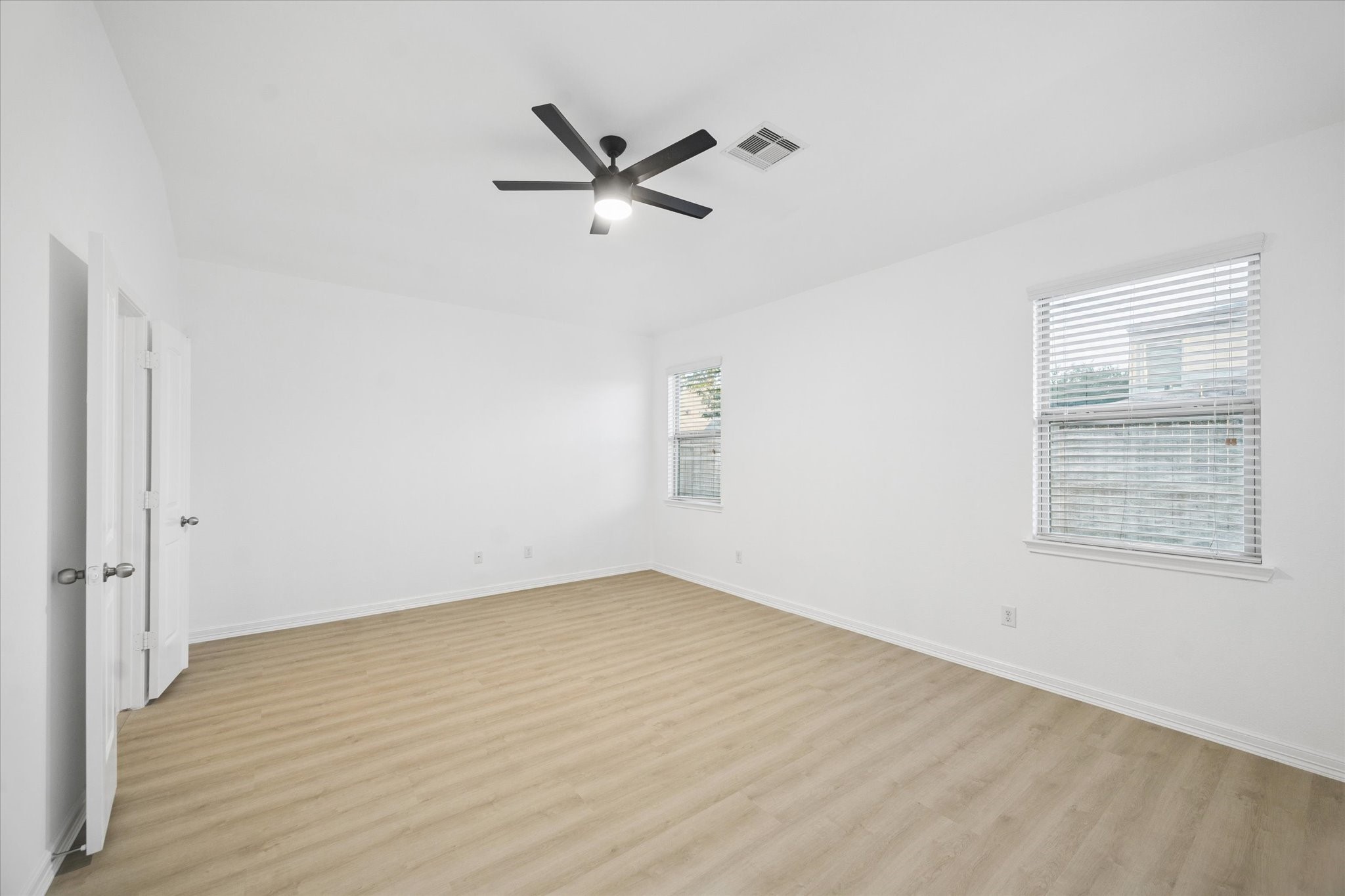  8819 Alicia Drive - 物件實景