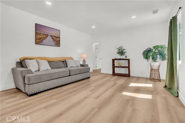 Los Angeles, California, 90032, United States, 4 Bedrooms Bedrooms, ,2 BathroomsBathrooms,Residential,For Sale,1916443