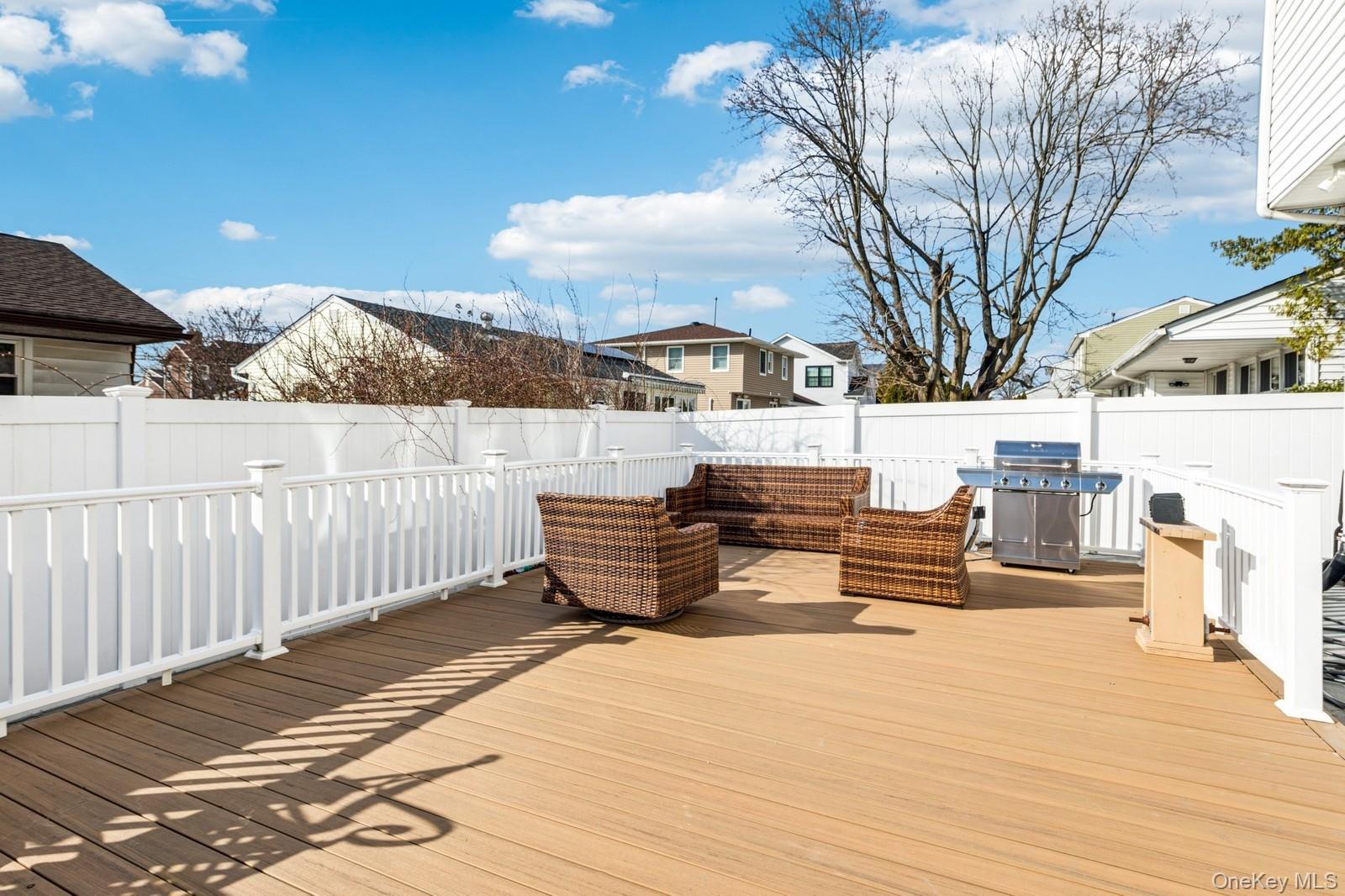 Massapequa Park, New York, 11762, United States, 3 Bedrooms Bedrooms, ,4 BathroomsBathrooms,Residential,For Sale,1941074