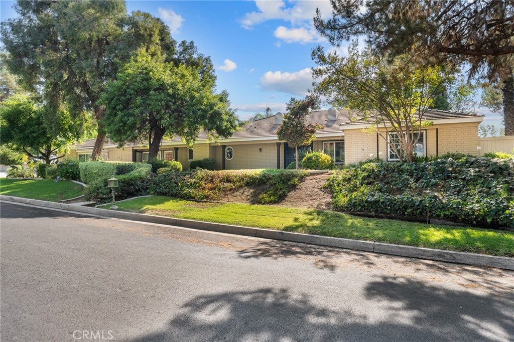 Redlands, California, 92373, United States, 4 Bedrooms Bedrooms, ,4 BathroomsBathrooms,Residential,For Sale,1995131