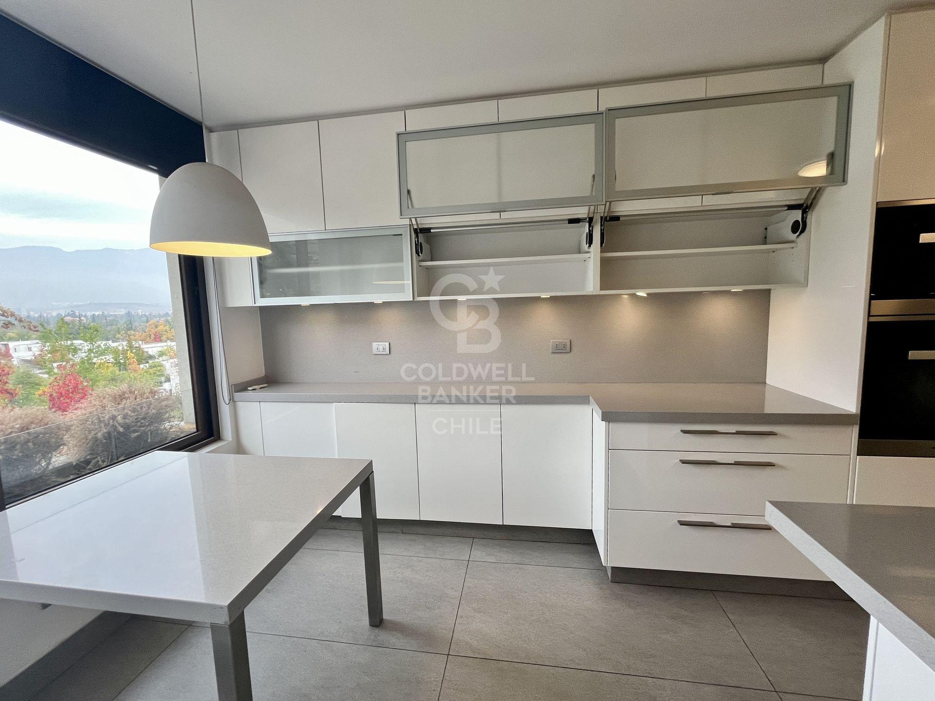 Vitacura, Chile, 3 Bedrooms Bedrooms, ,4 BathroomsBathrooms,Residential,For Sale,1849971