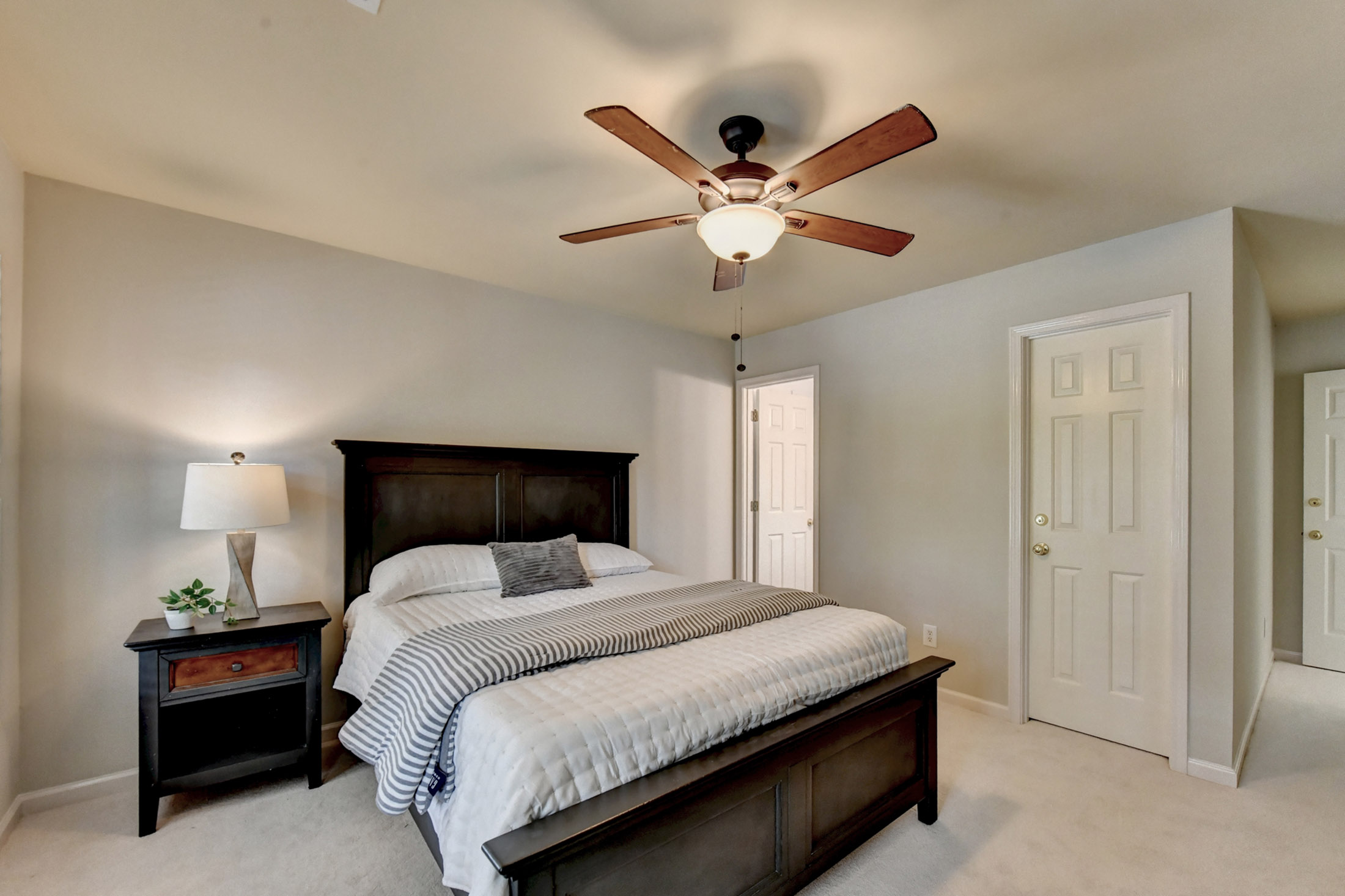  Stunning, Fully Renovated Glen Abbey Home Nestled in the Heart of Alpharetta - 物件實景