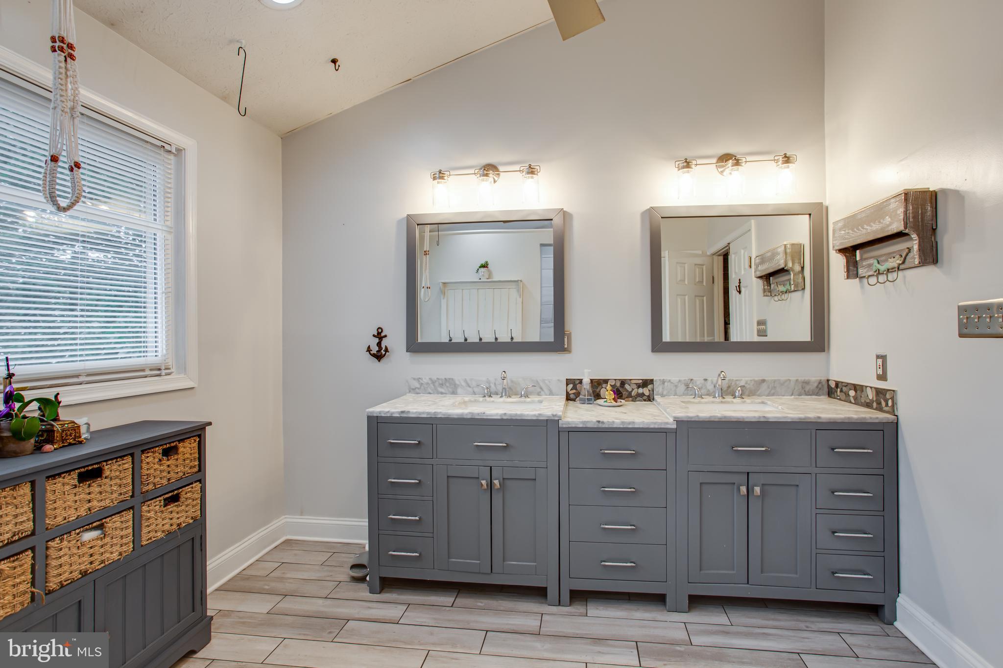 Waldorf, Maryland, 20601, United States, 5 Bedrooms Bedrooms, ,5 BathroomsBathrooms,Residential,For Sale,1977344