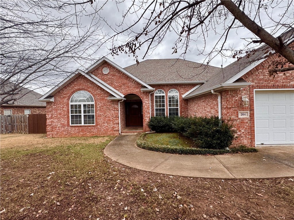 Farmington, Arkansas, 72730, United States, 4 Bedrooms Bedrooms, ,3 BathroomsBathrooms,Residential,For Sale,1998825