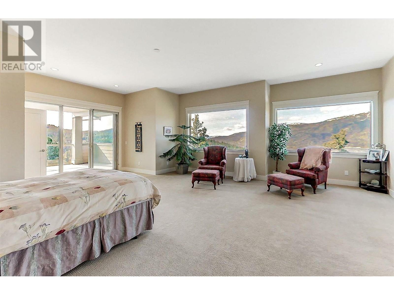 KELOWNA, British Columbia, V1V 2R1, CA, 4 Bedrooms Bedrooms, ,3 BathroomsBathrooms,Residential,For Sale,1839022