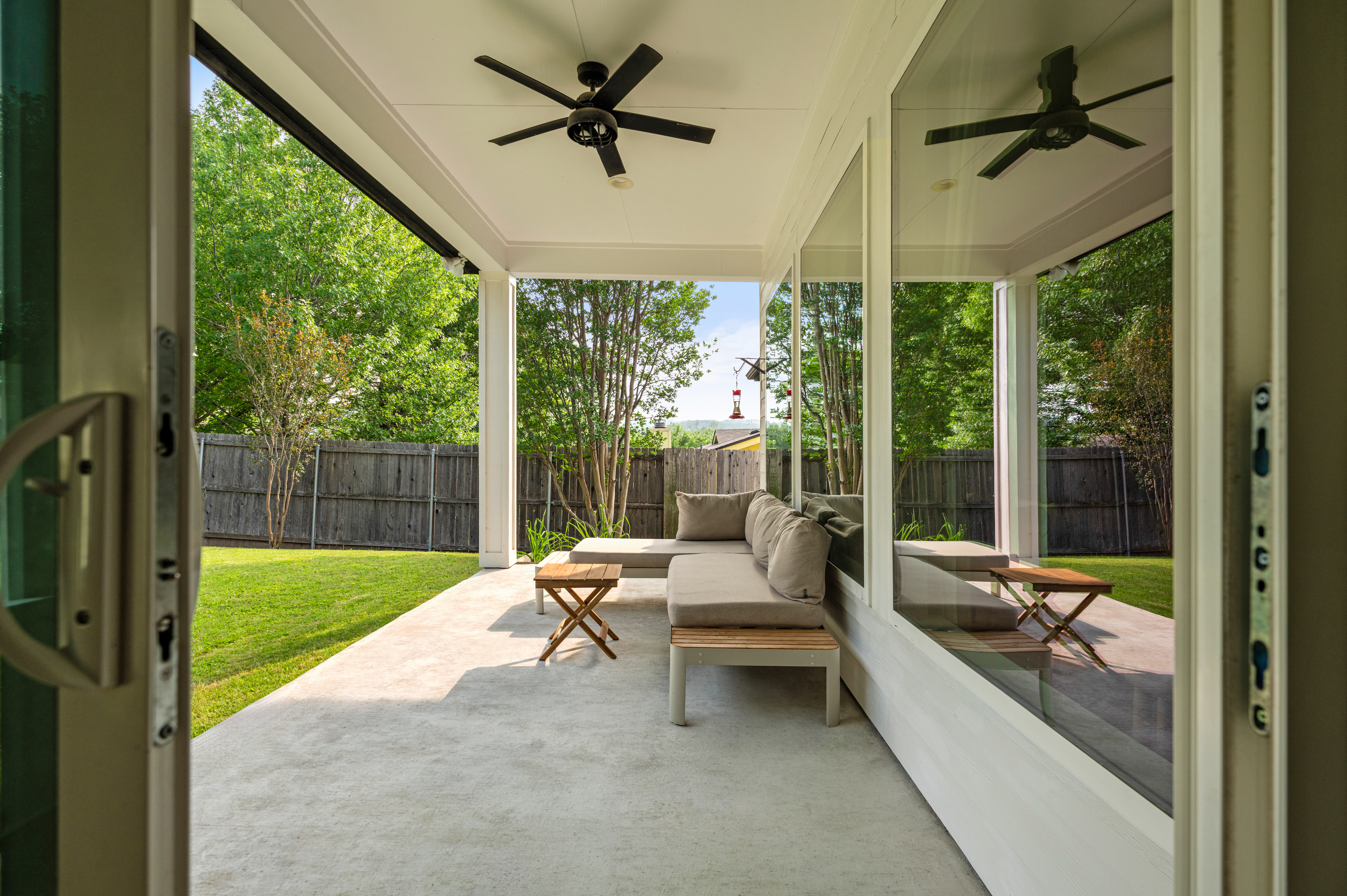  One Story Home  Spacious Yard - 物件實景