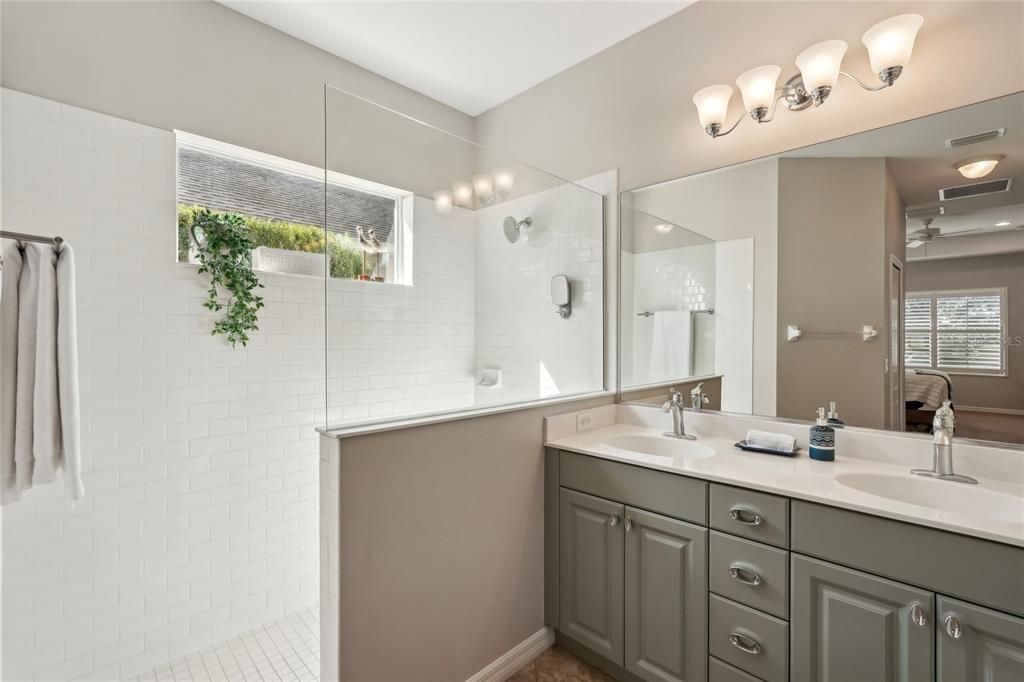 Bradenton, Florida, 34211, United States, 3 Bedrooms Bedrooms, ,2 BathroomsBathrooms,Residential,For Sale,1768444