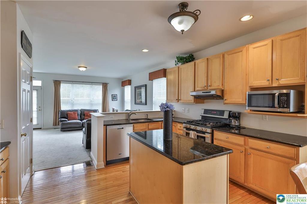 Easton, Pennsylvania, 18040, United States, 4 Bedrooms Bedrooms, ,3 BathroomsBathrooms,Residential,For Sale,1984149