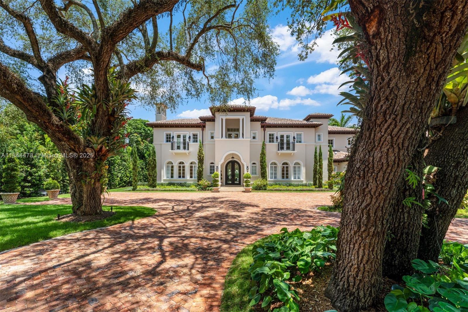Miami, Florida, 33143, United States, 7 Bedrooms Bedrooms, ,10 BathroomsBathrooms,Residential,For Sale,1927451