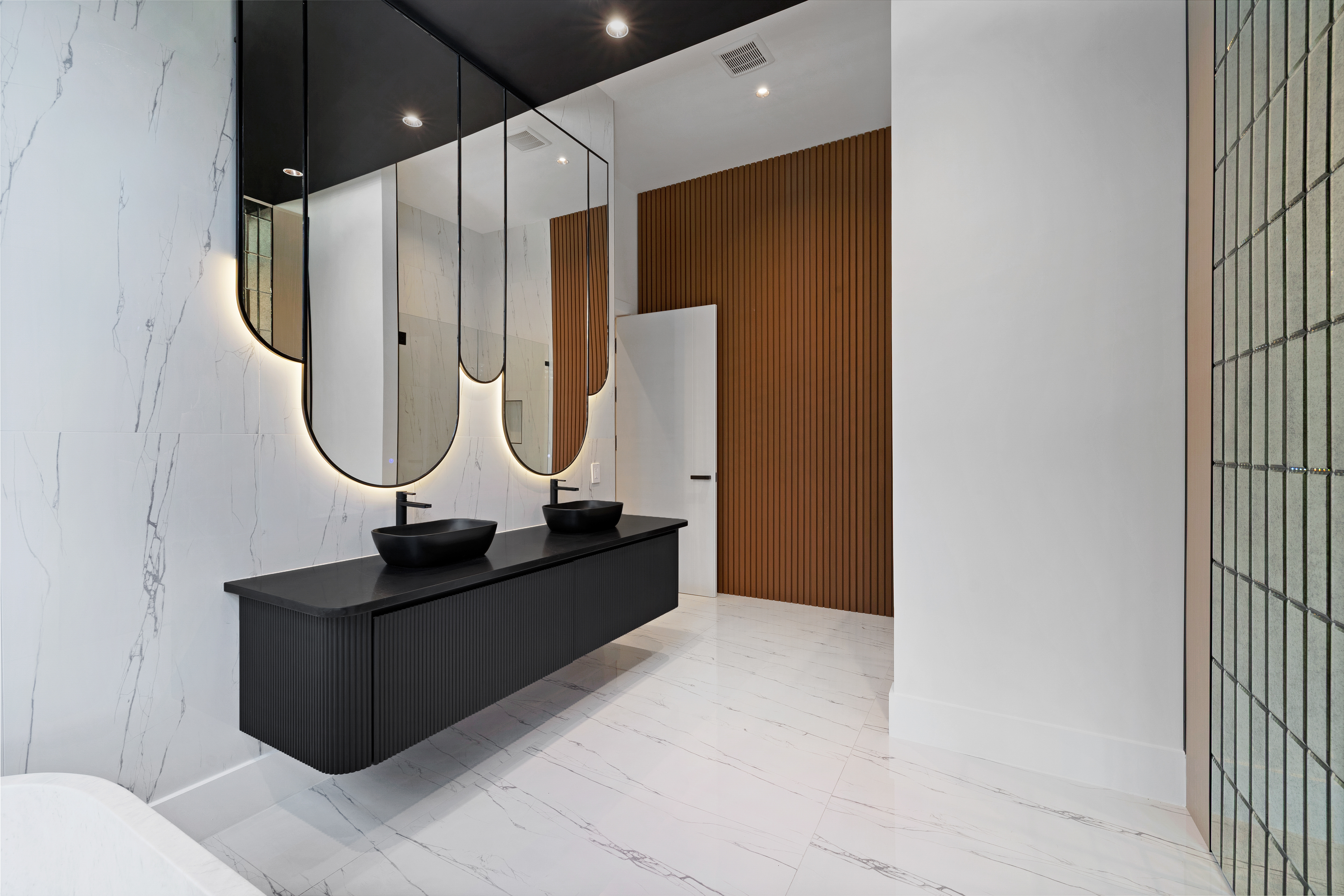  Bold Contemporary Estate for Elevated Living - 物件實景